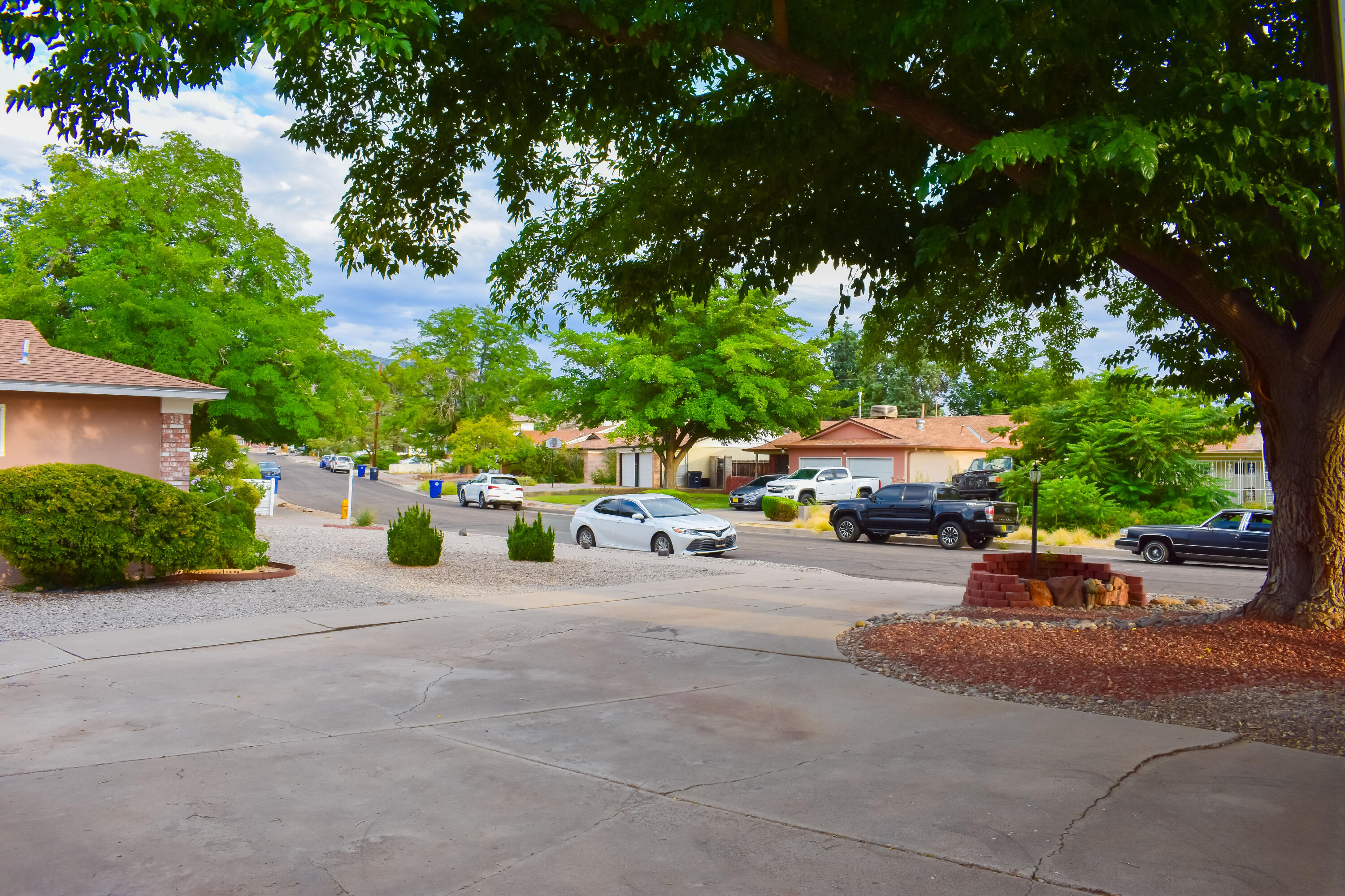 11521 VERSAILLES Avenue NE