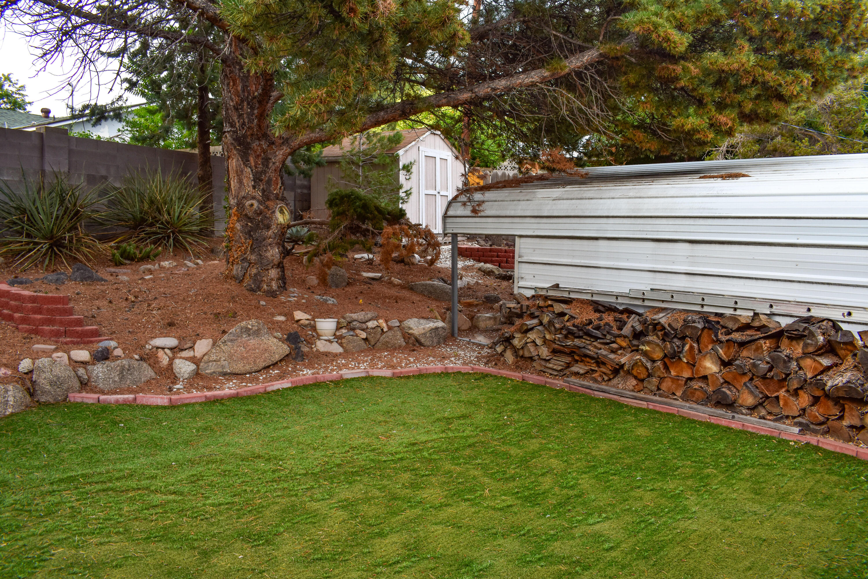 11521 VERSAILLES Avenue NE