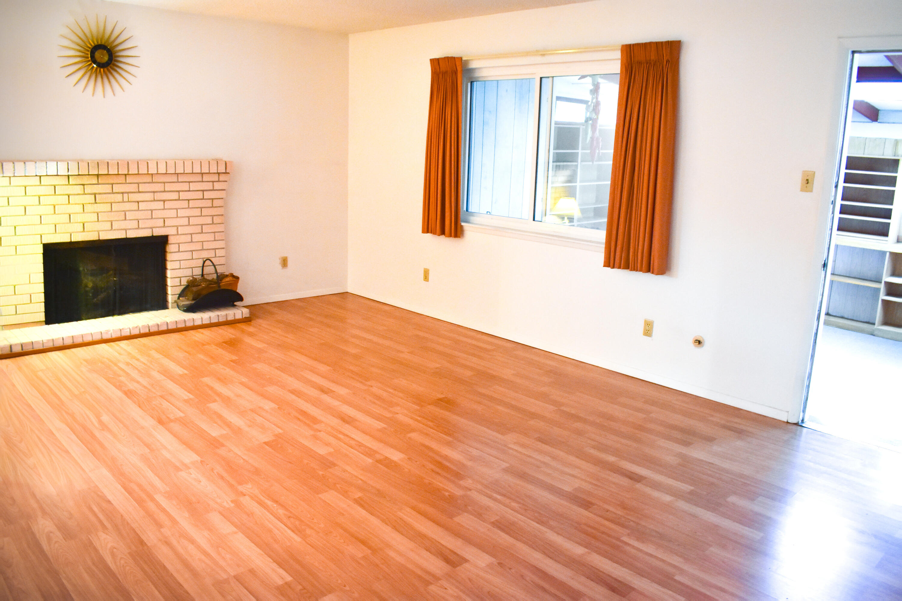 11521 VERSAILLES Avenue NE