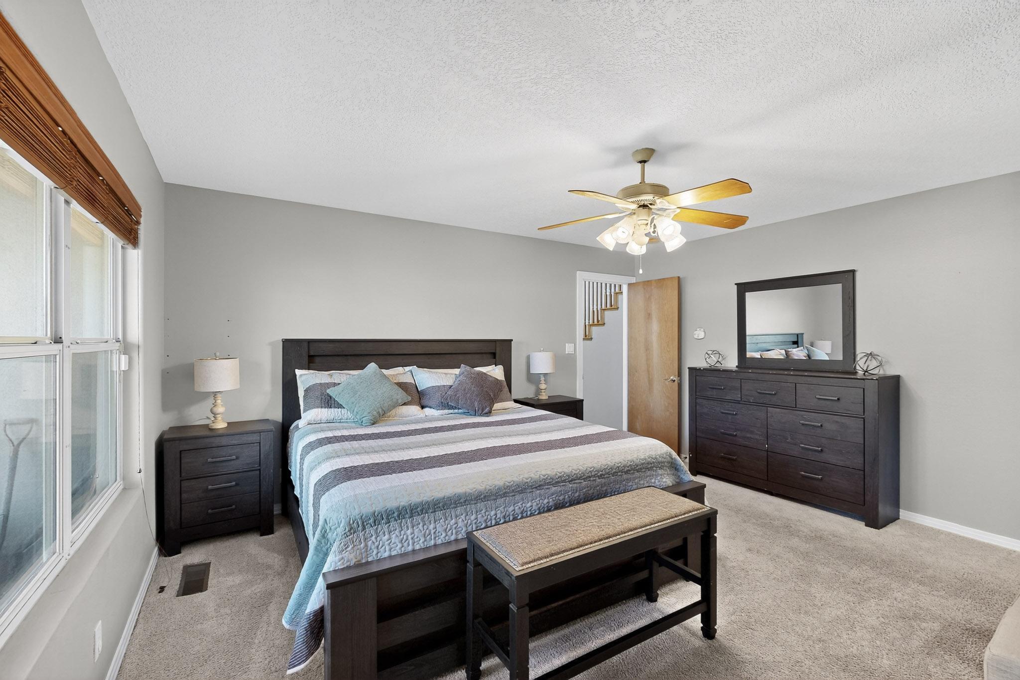 12533 MOUNTAIN RIDGE Place NE