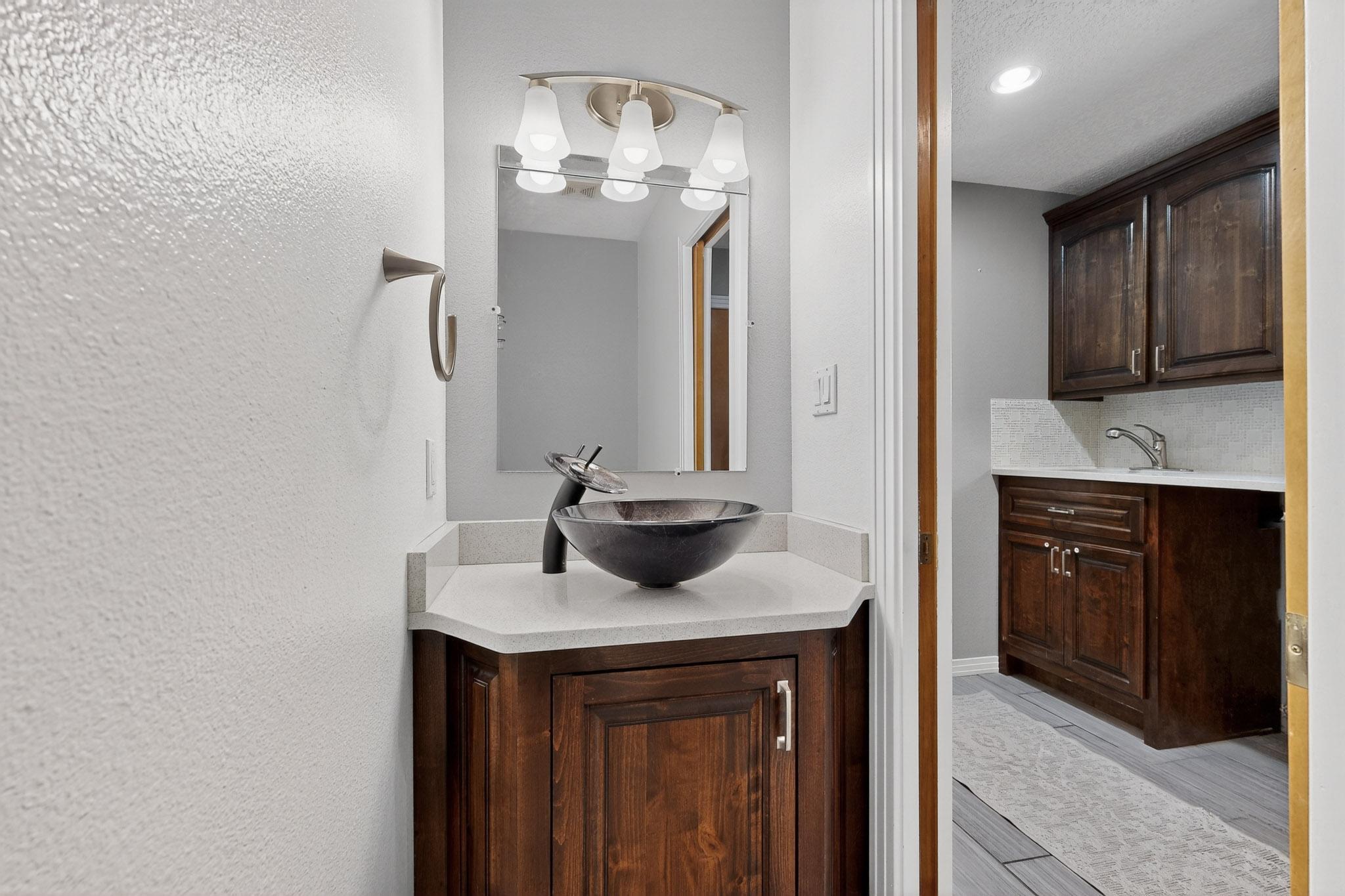 12533 MOUNTAIN RIDGE Place NE