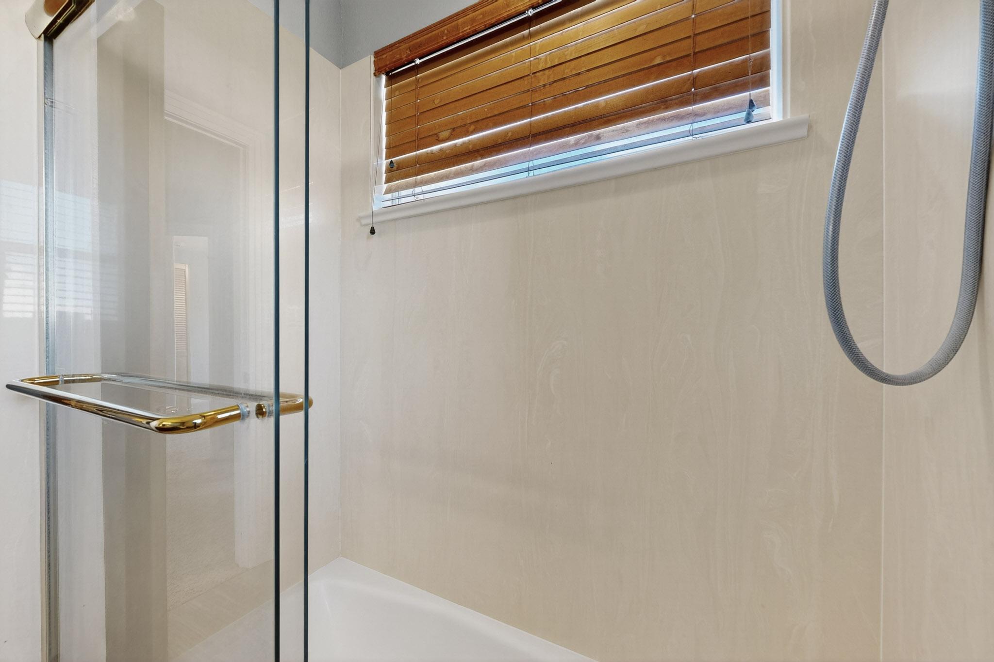 12533 MOUNTAIN RIDGE Place NE