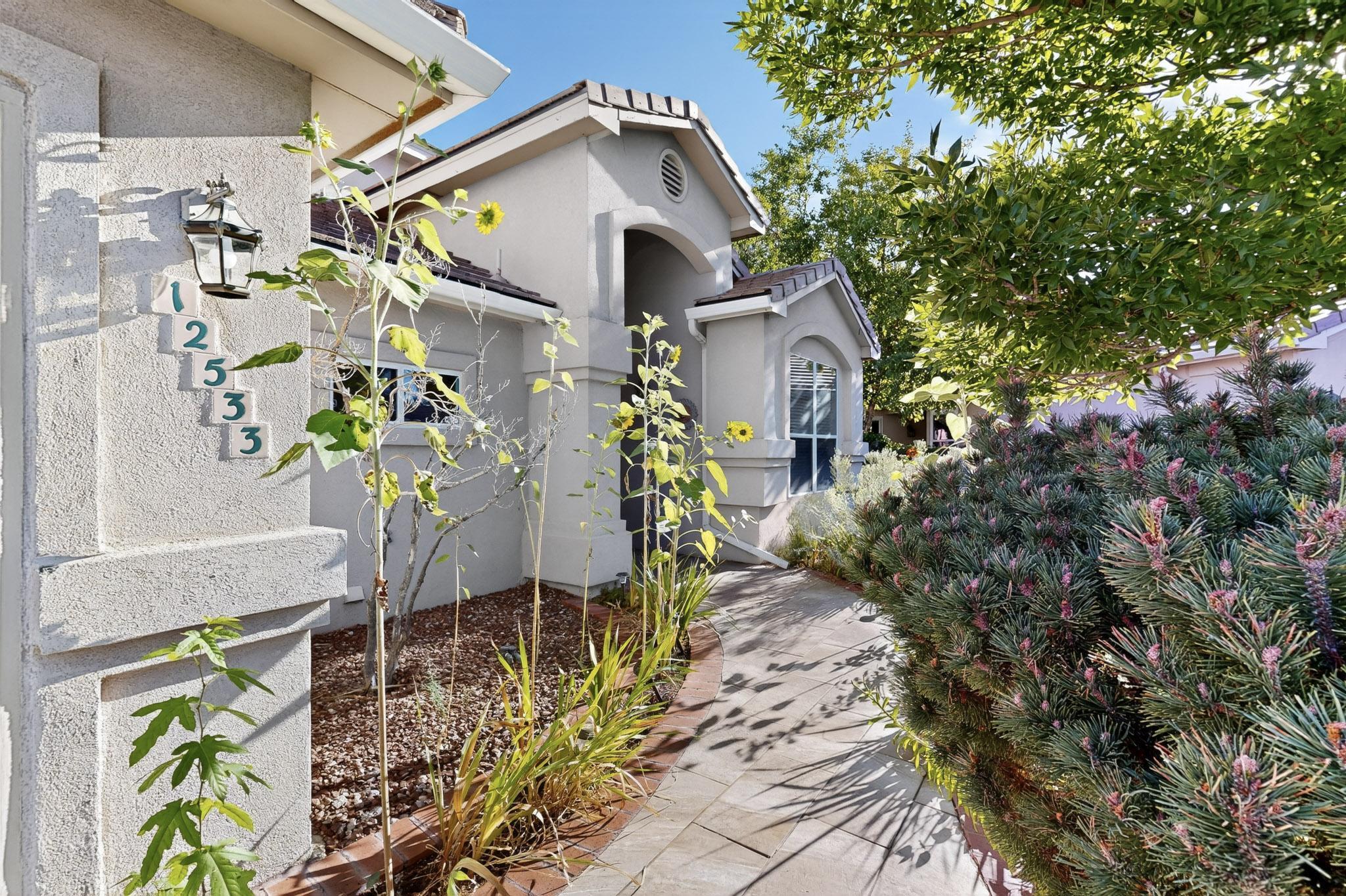 12533 MOUNTAIN RIDGE Place NE