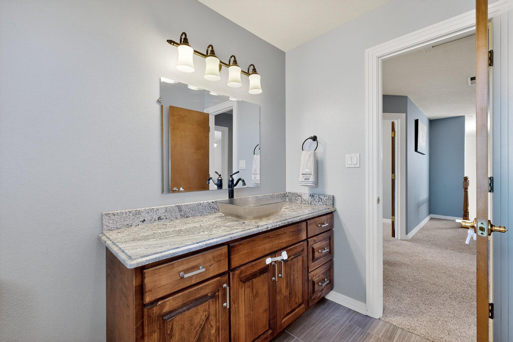 12533 MOUNTAIN RIDGE Place NE