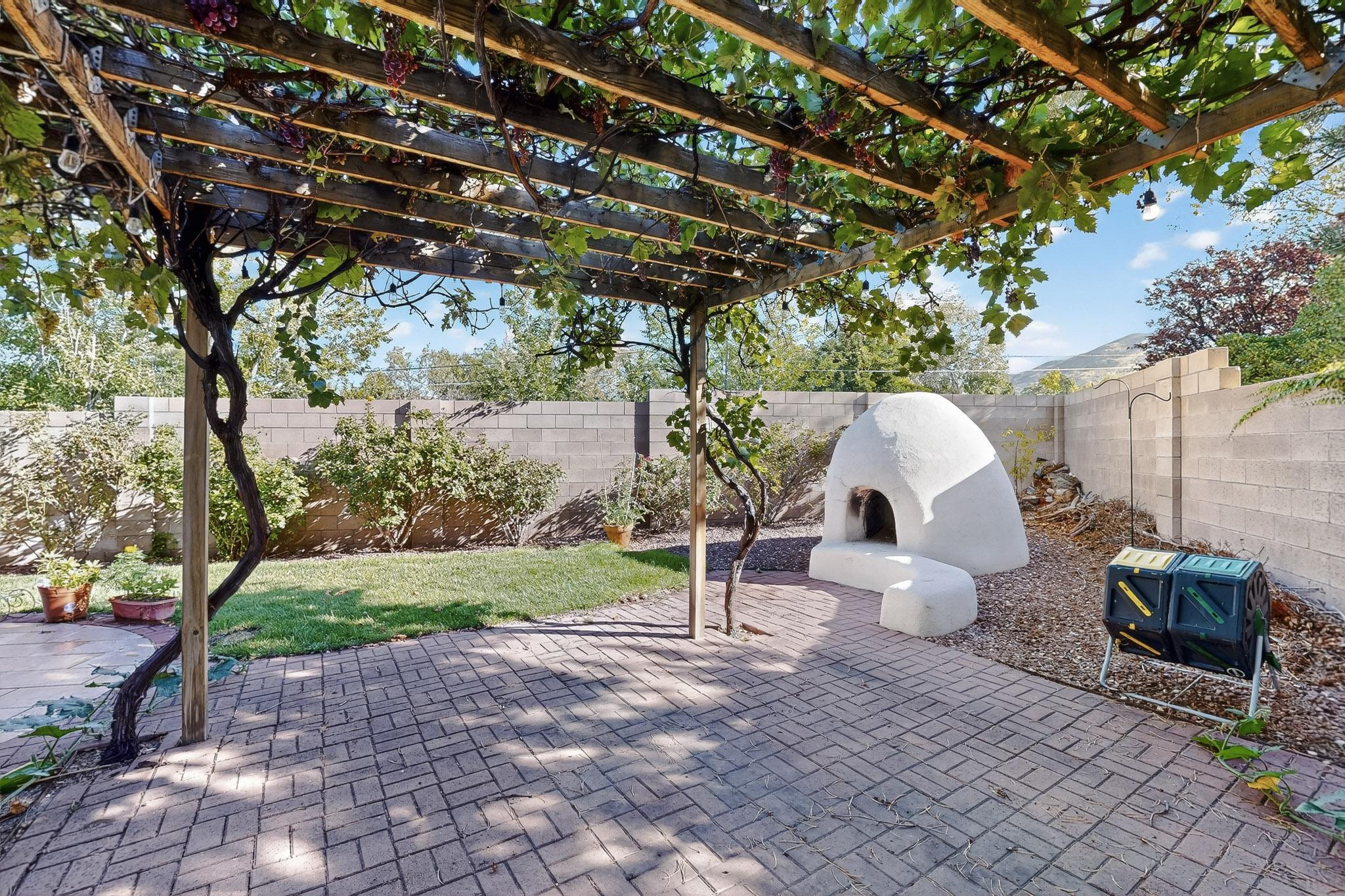 12533 MOUNTAIN RIDGE Place NE