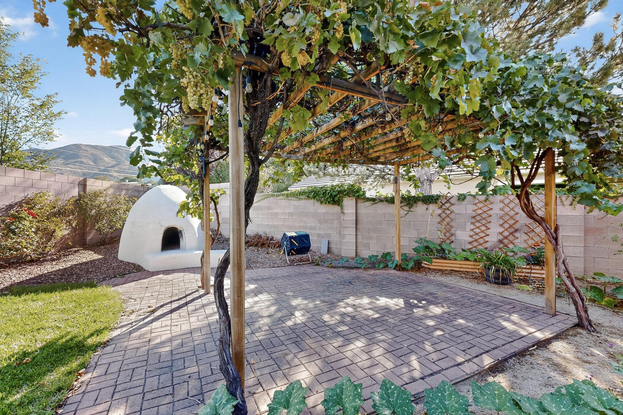 12533 MOUNTAIN RIDGE Place NE