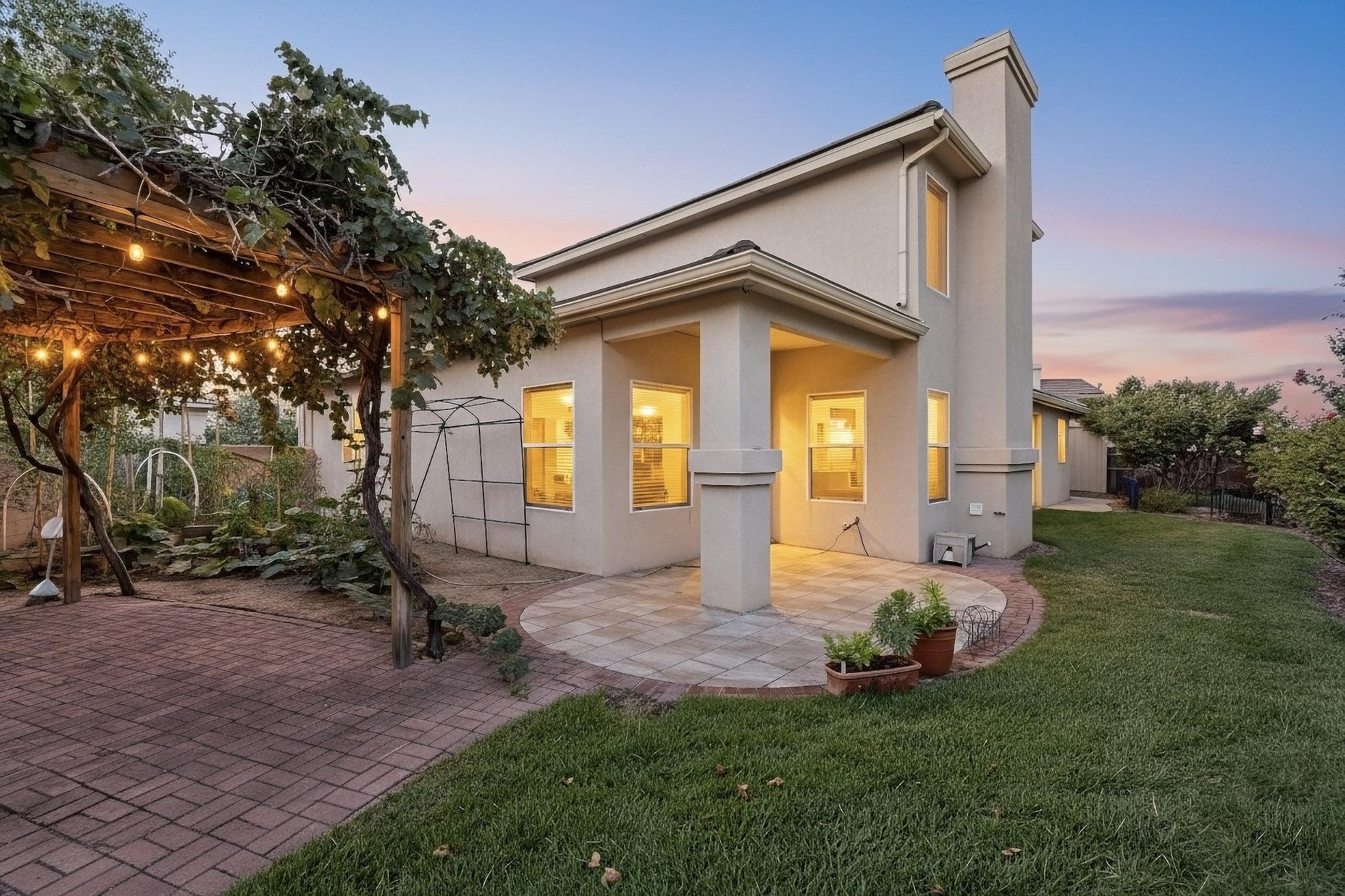 12533 MOUNTAIN RIDGE Place NE