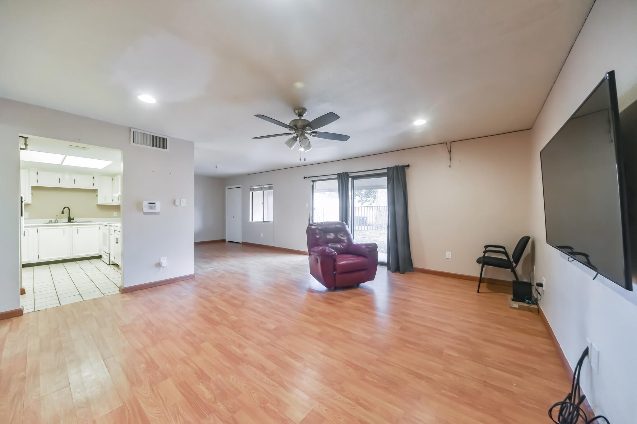 901 COUNTRY CLUB Drive SE E