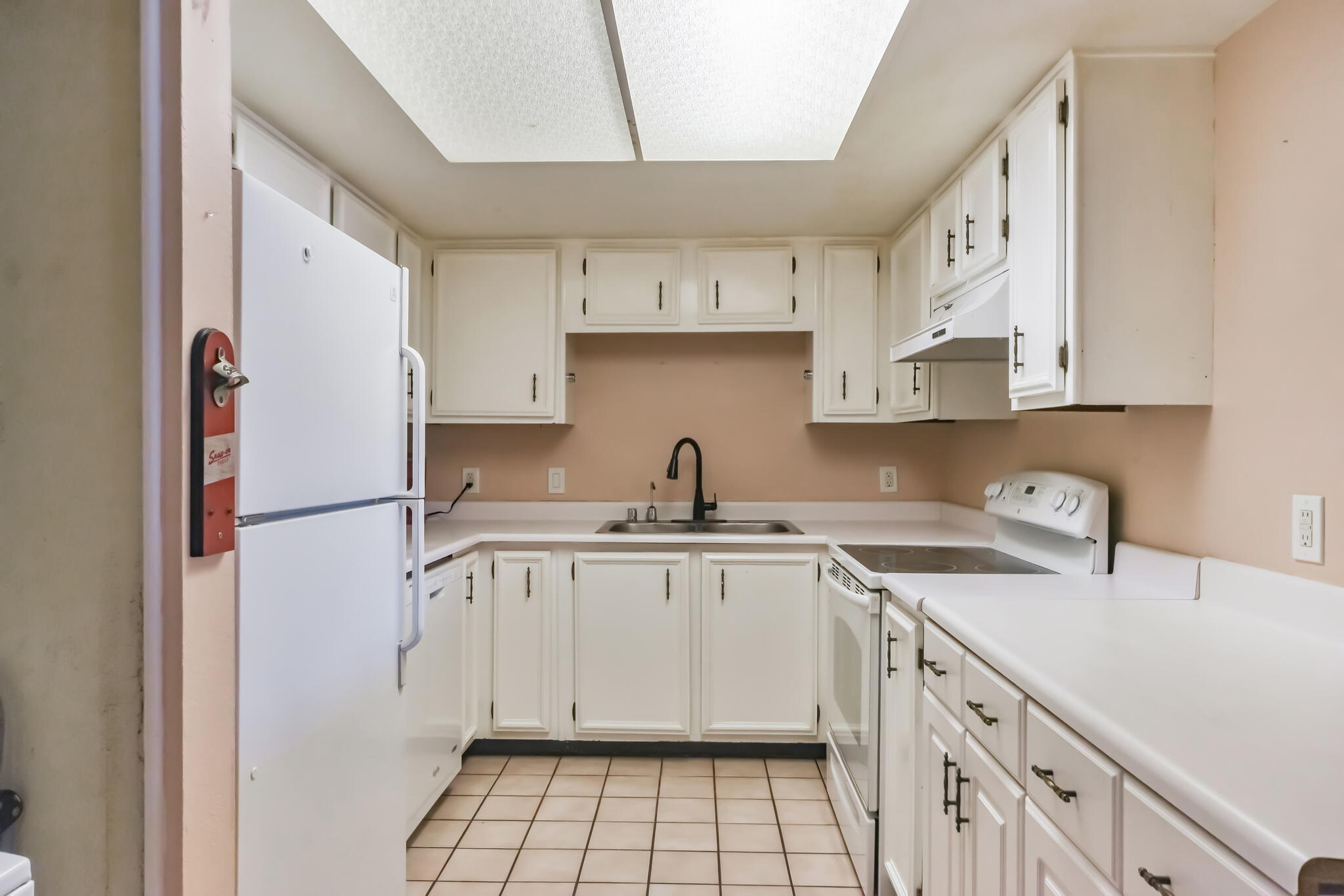 901 COUNTRY CLUB Drive SE E