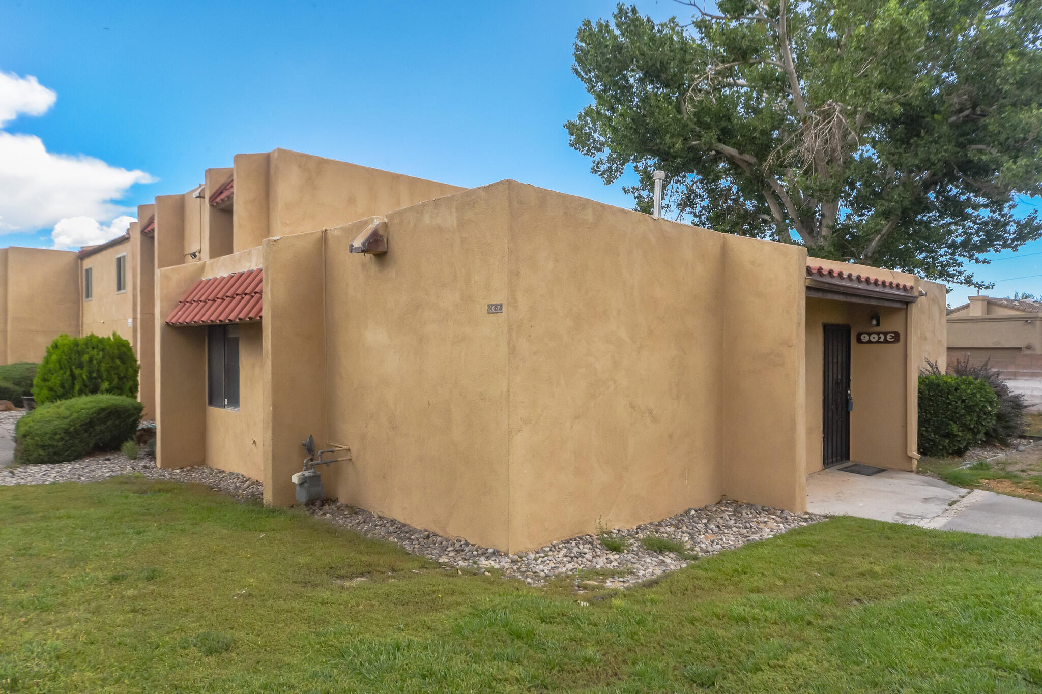 901 COUNTRY CLUB Drive SE E