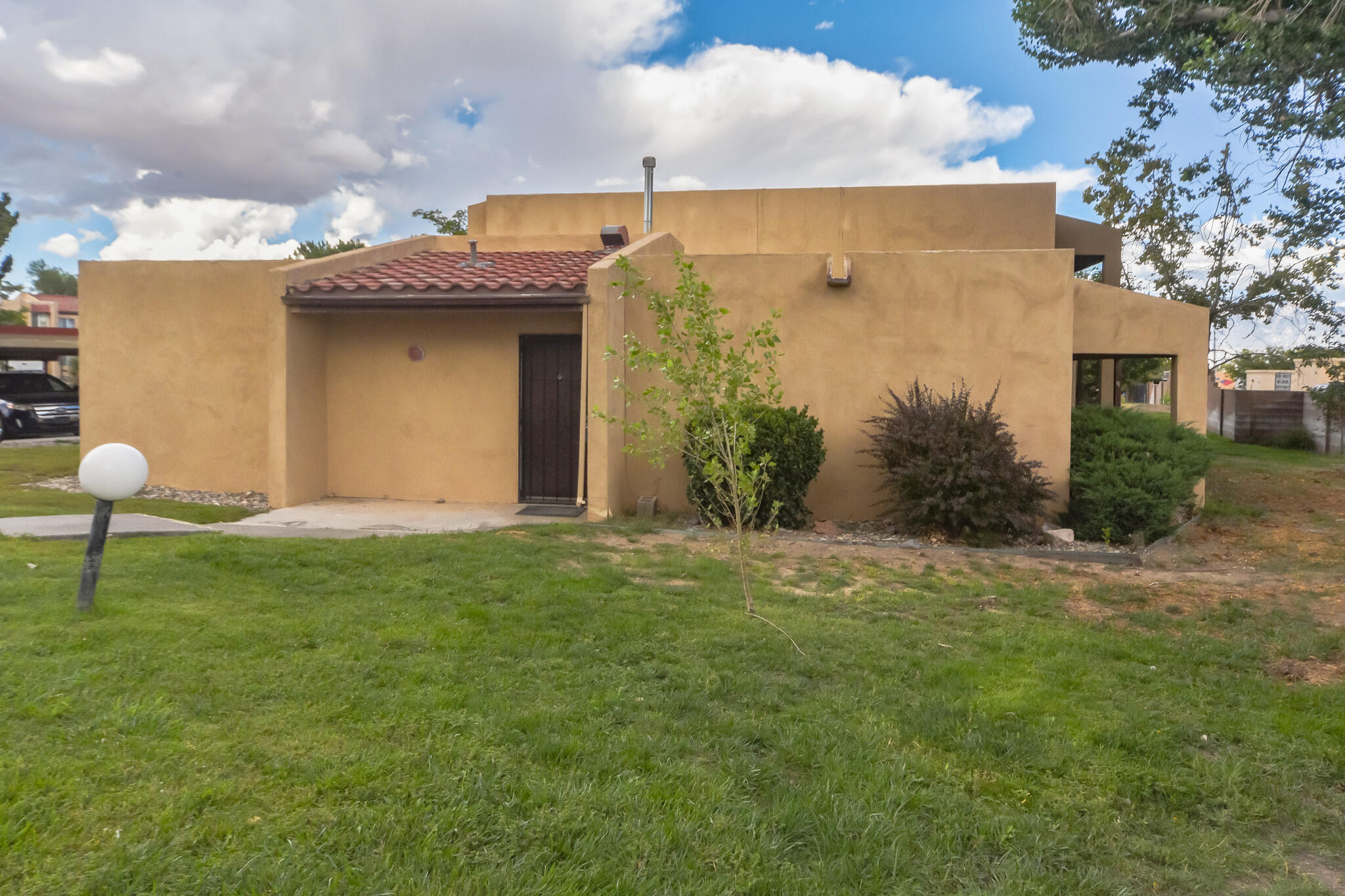 901 COUNTRY CLUB Drive SE E