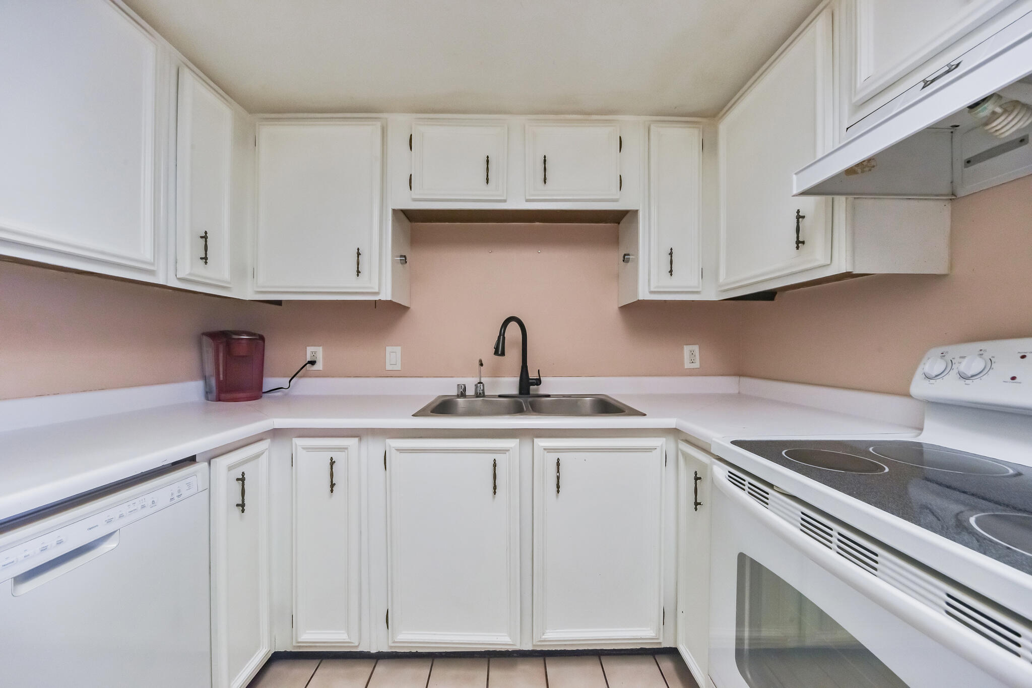 901 COUNTRY CLUB Drive SE E