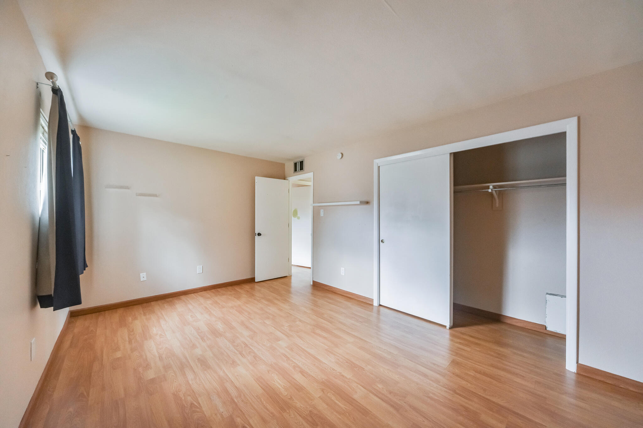 901 COUNTRY CLUB Drive SE E