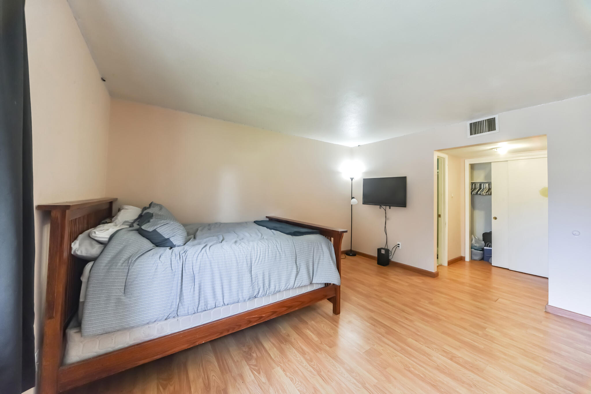 901 COUNTRY CLUB Drive SE E