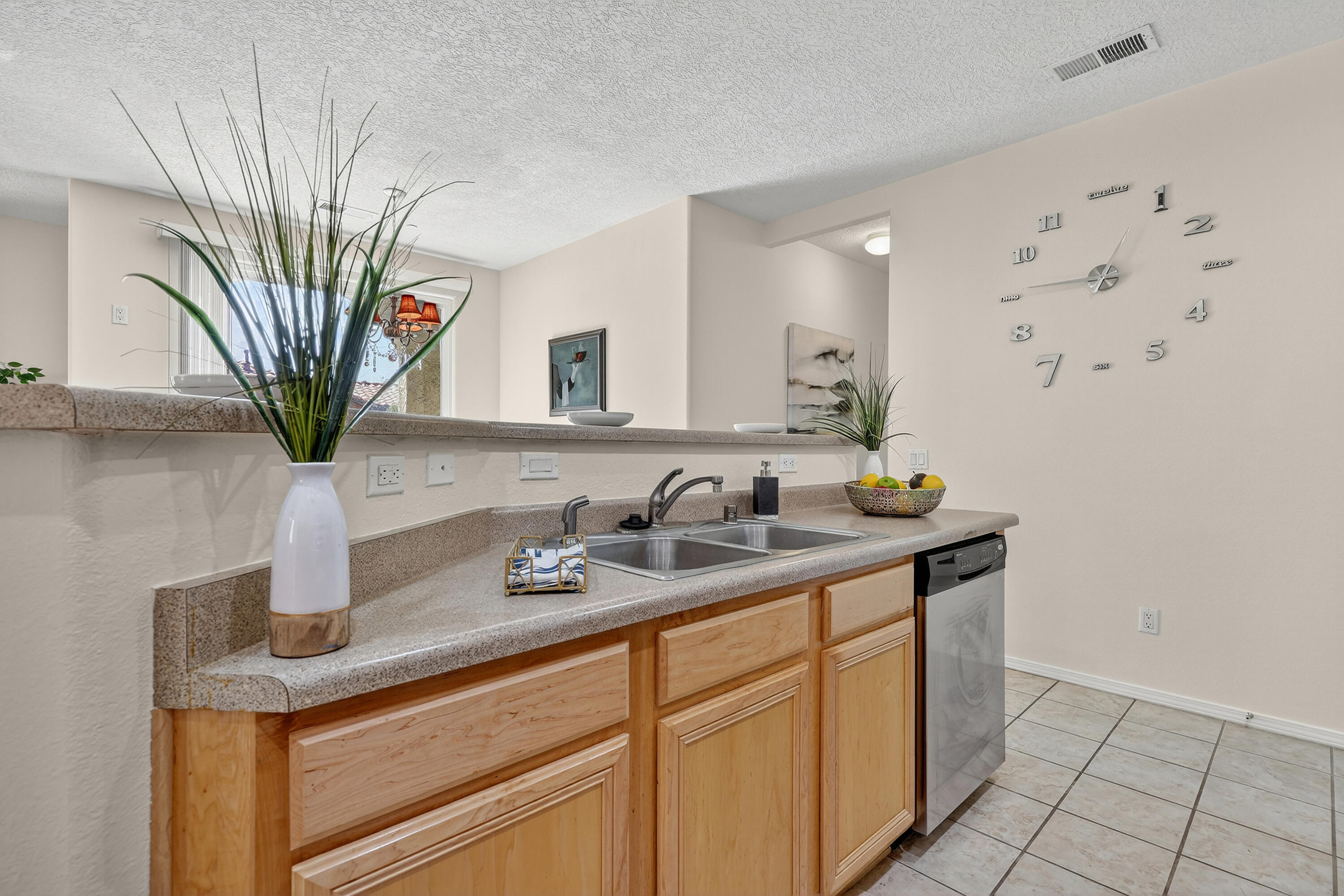 601 Menaul Boulevard NE 2106