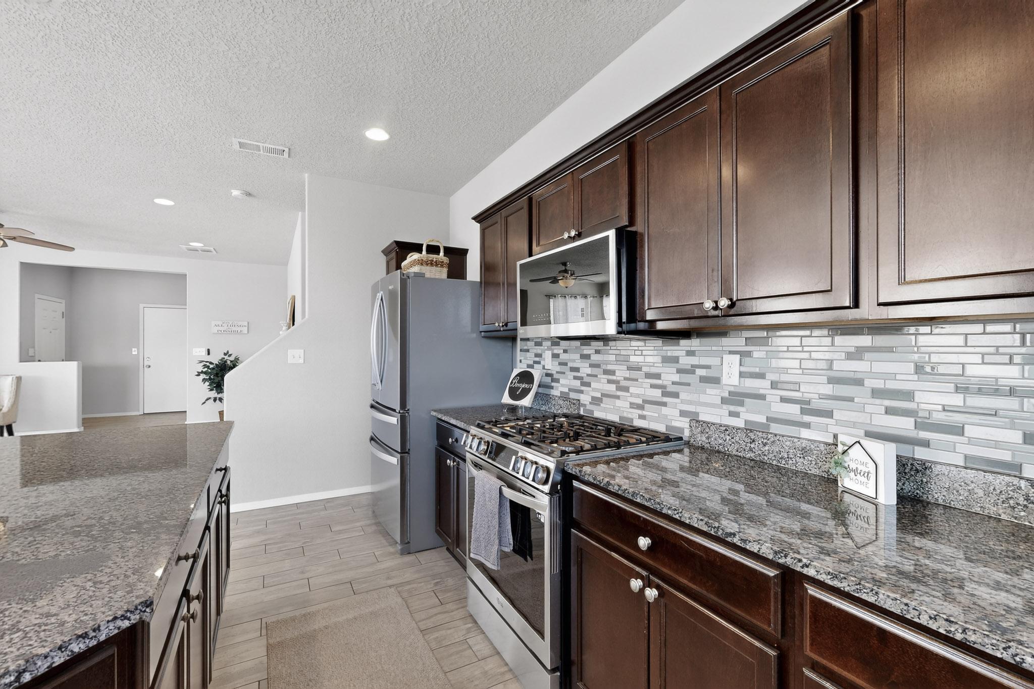 1920 SUMMER BREEZE Drive NW