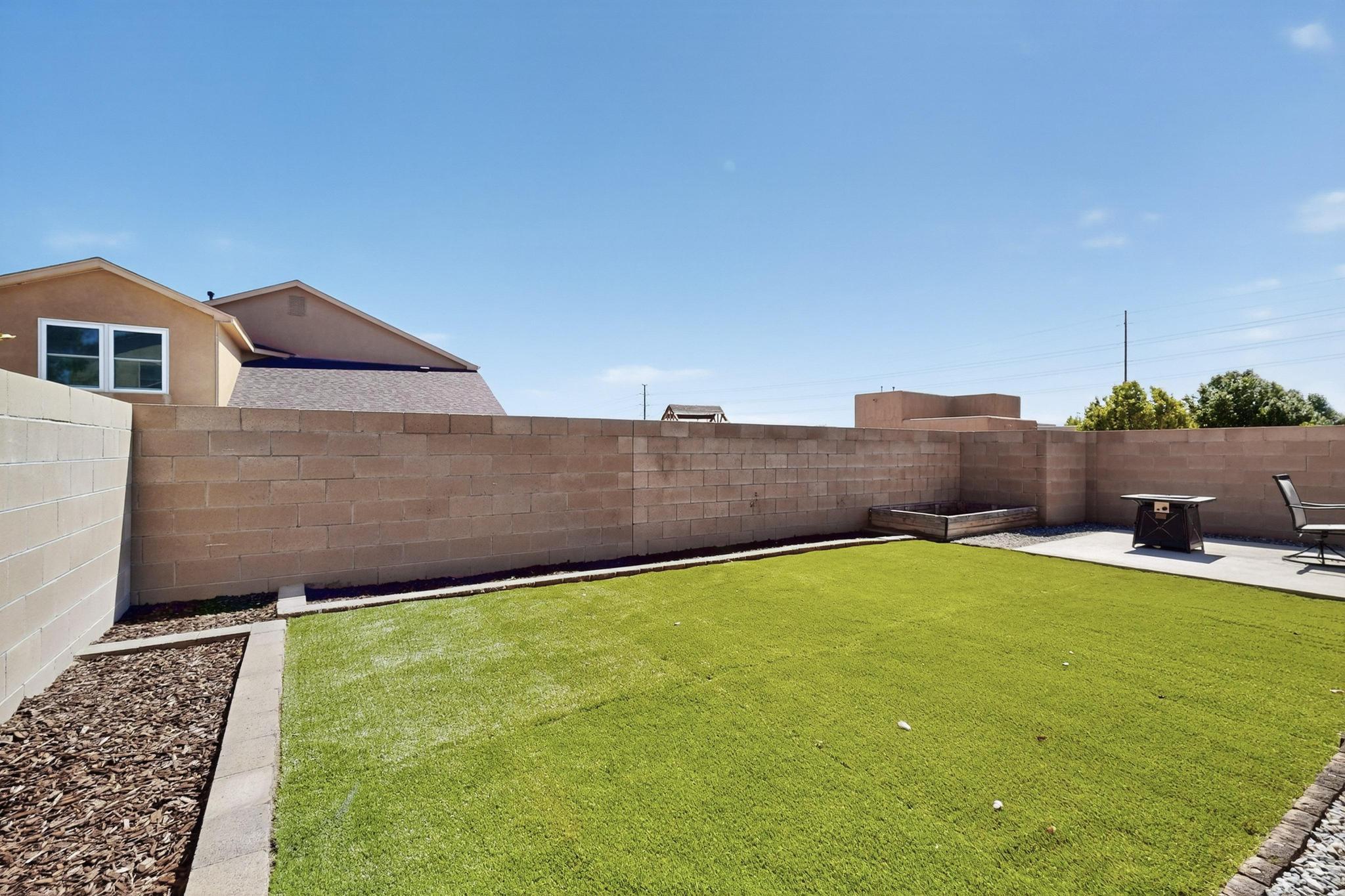 1920 SUMMER BREEZE Drive NW