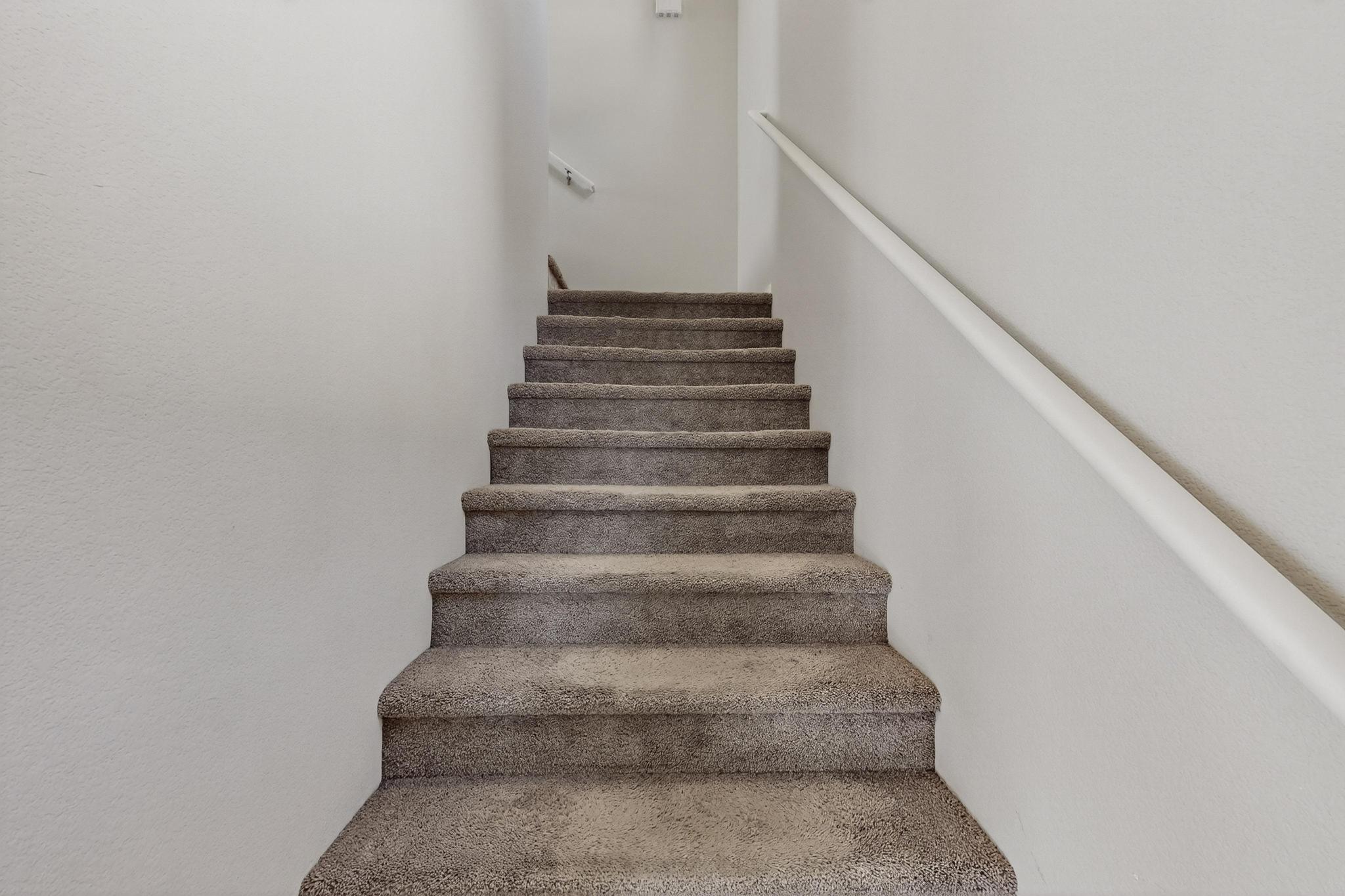 1920 SUMMER BREEZE Drive NW