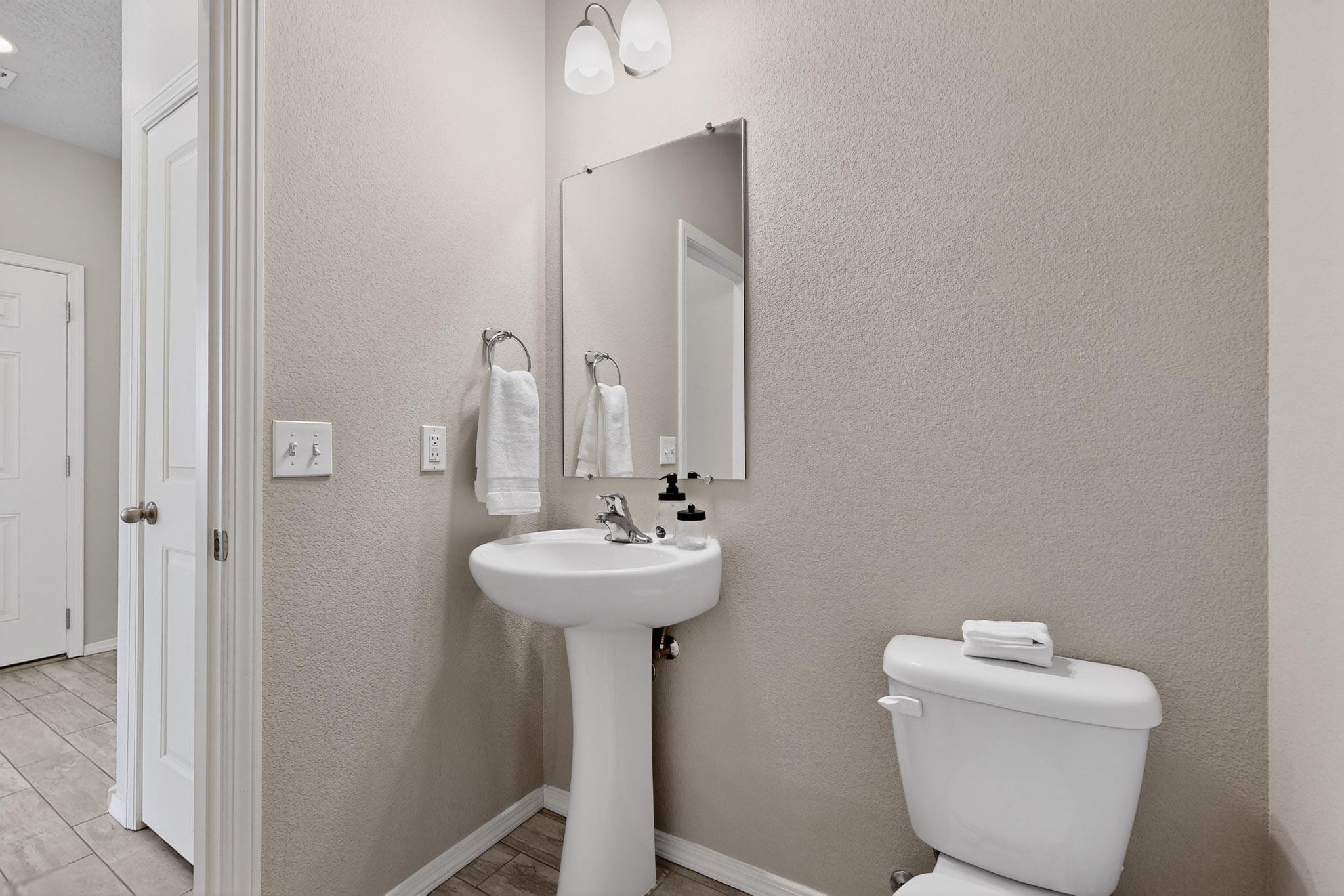 1920 SUMMER BREEZE Drive NW