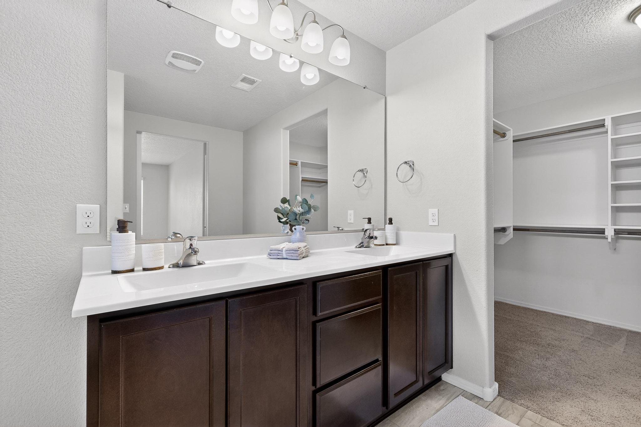 1920 SUMMER BREEZE Drive NW