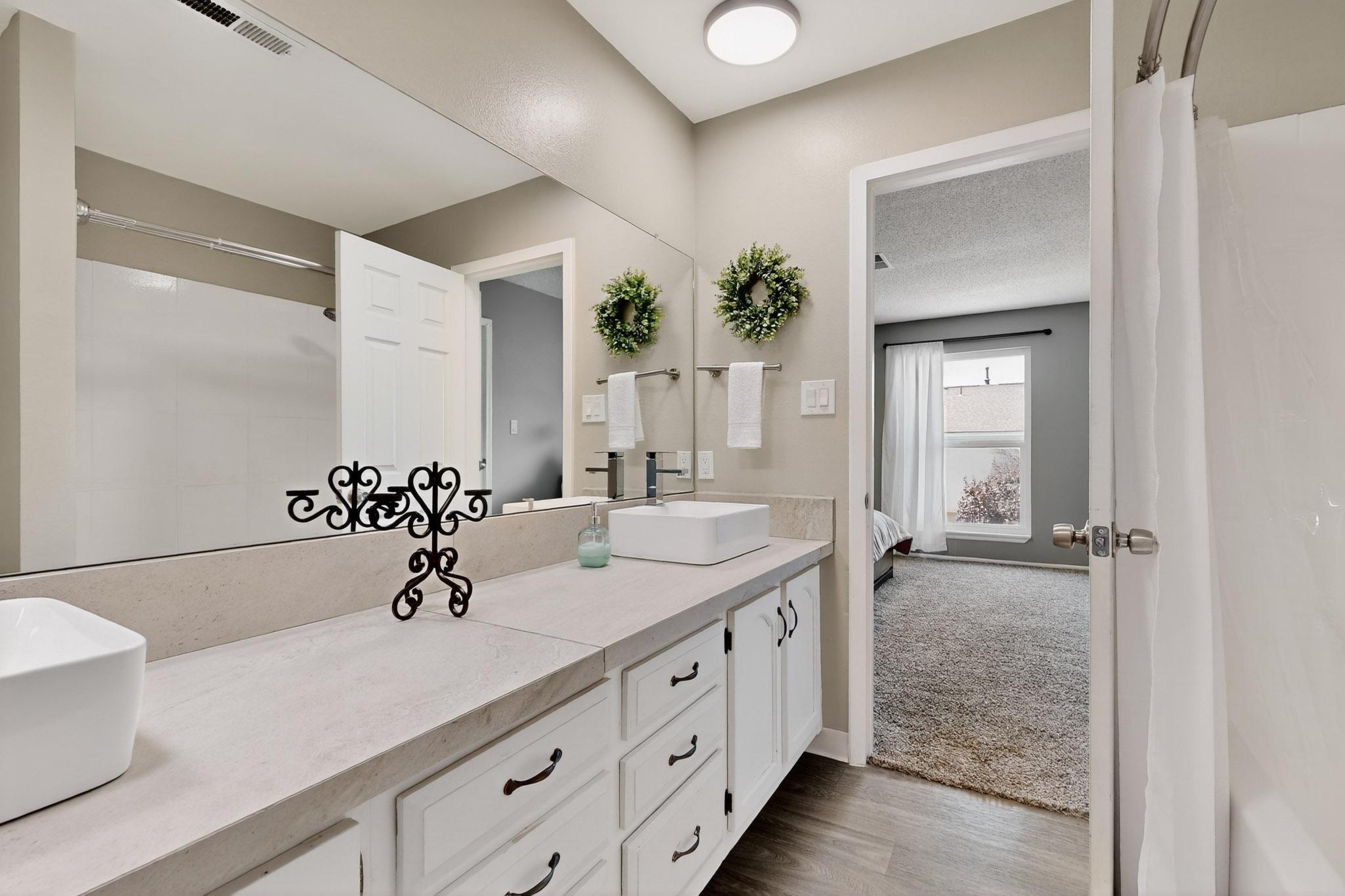 7511 PRAIRIE Road NE