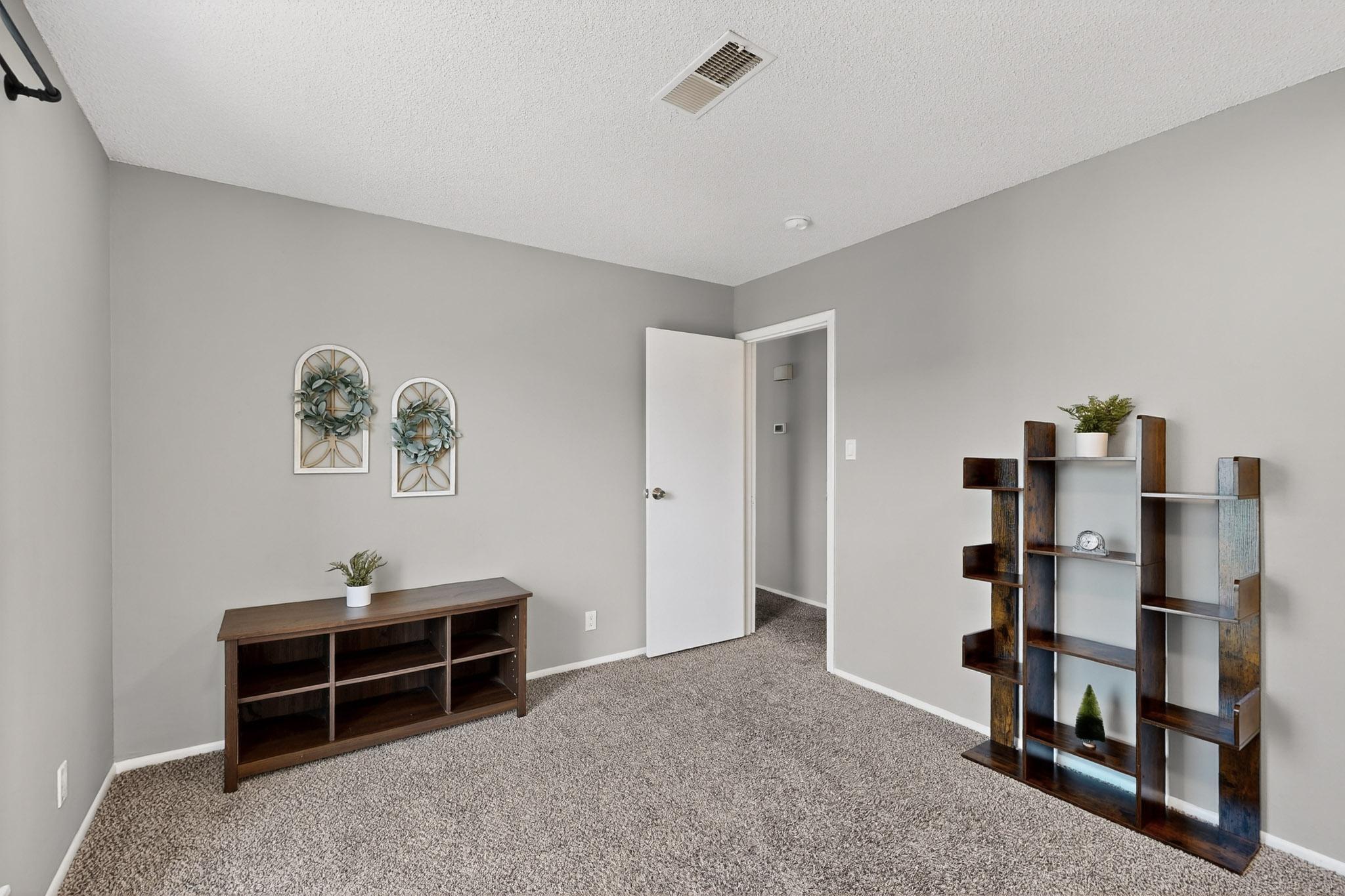 7511 PRAIRIE Road NE