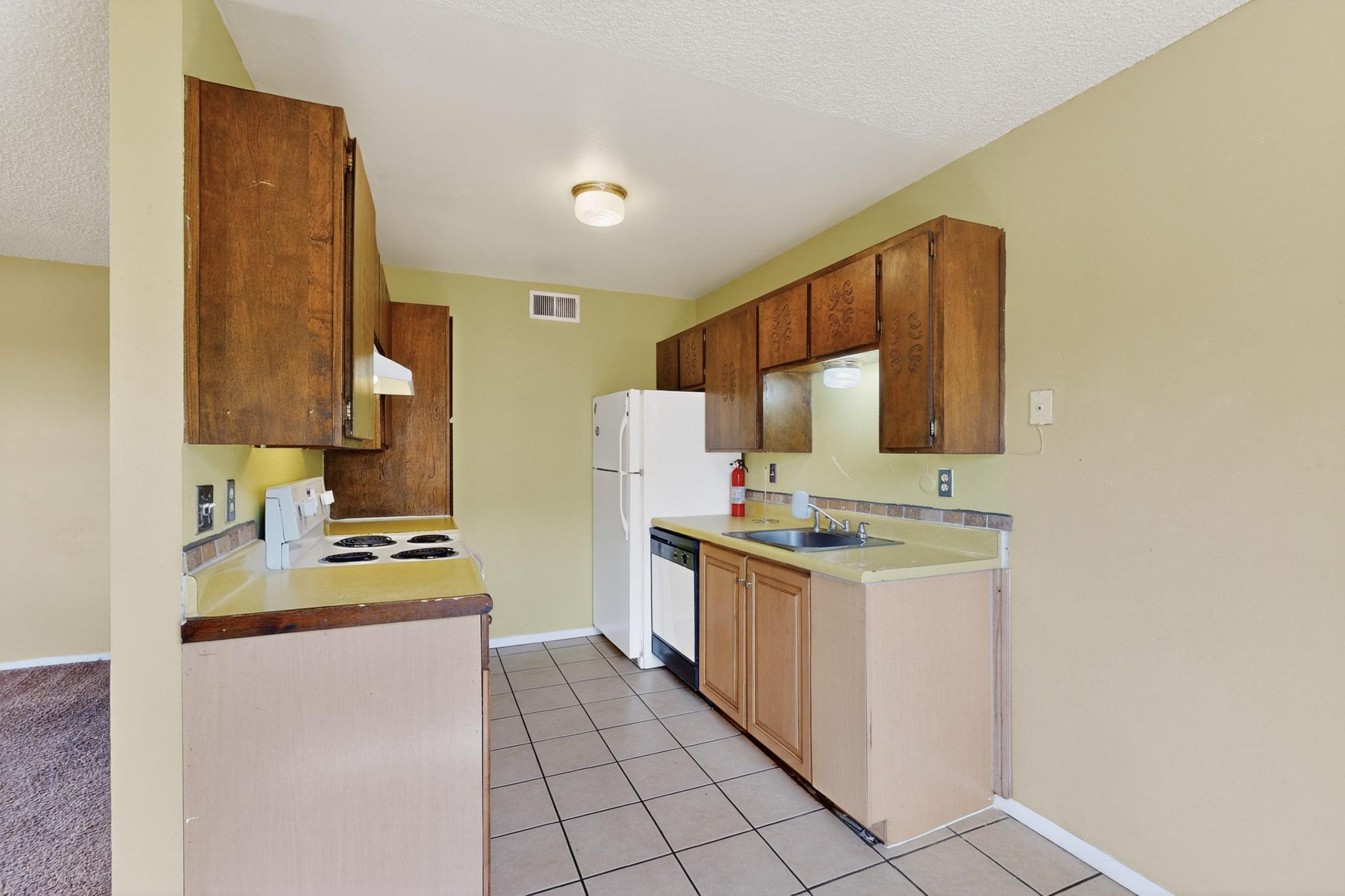 12712 Constitution Avenue NE