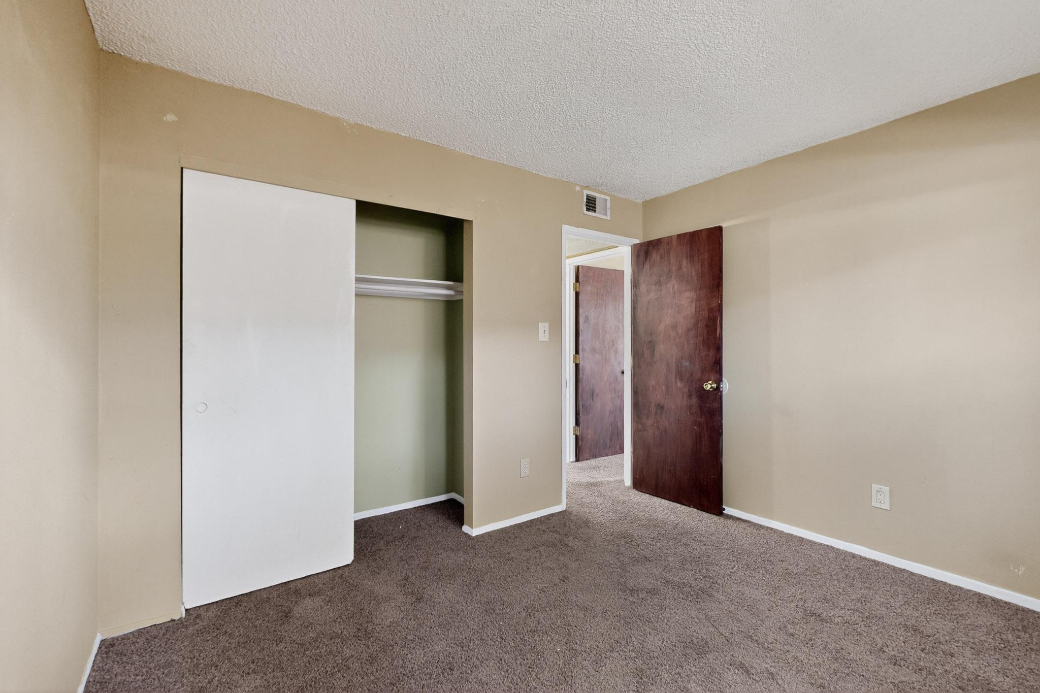 12712 Constitution Avenue NE