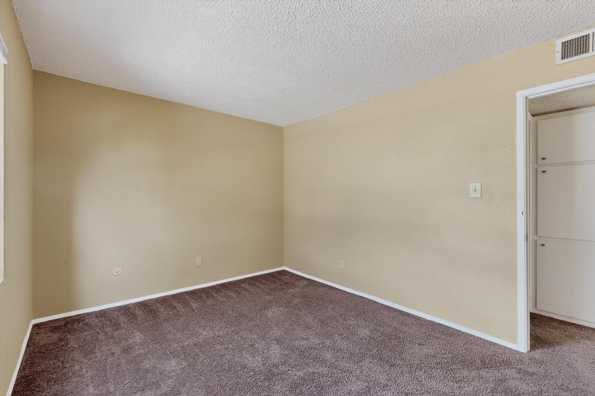 12712 Constitution Avenue NE