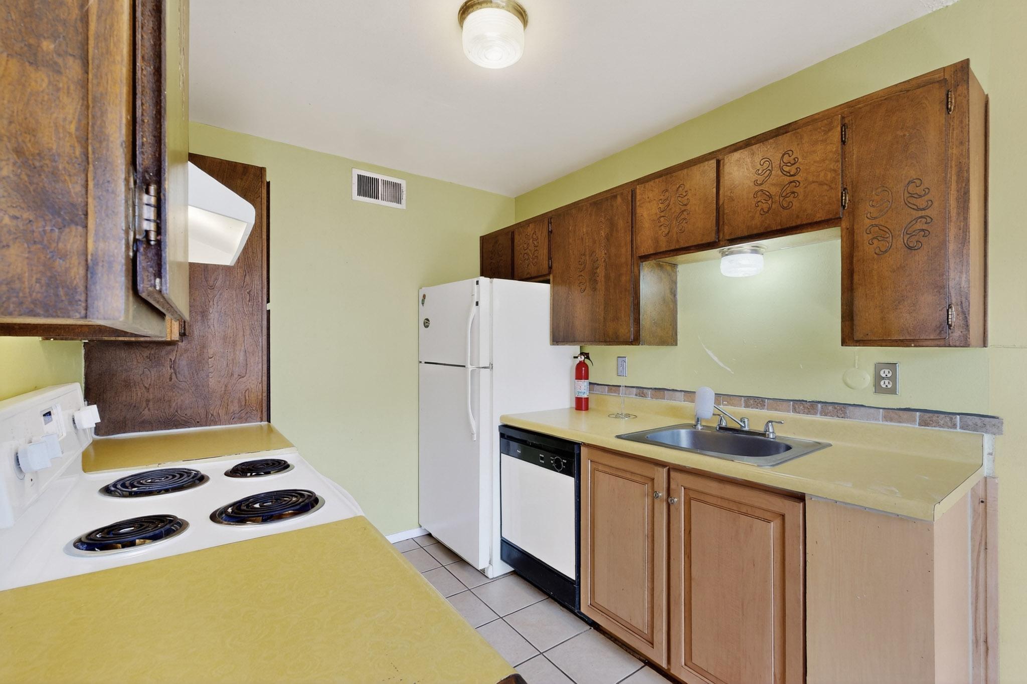 12712 Constitution Avenue NE