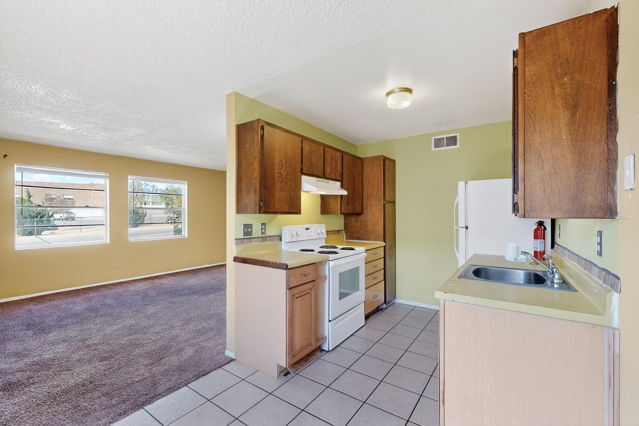 12712 Constitution Avenue NE