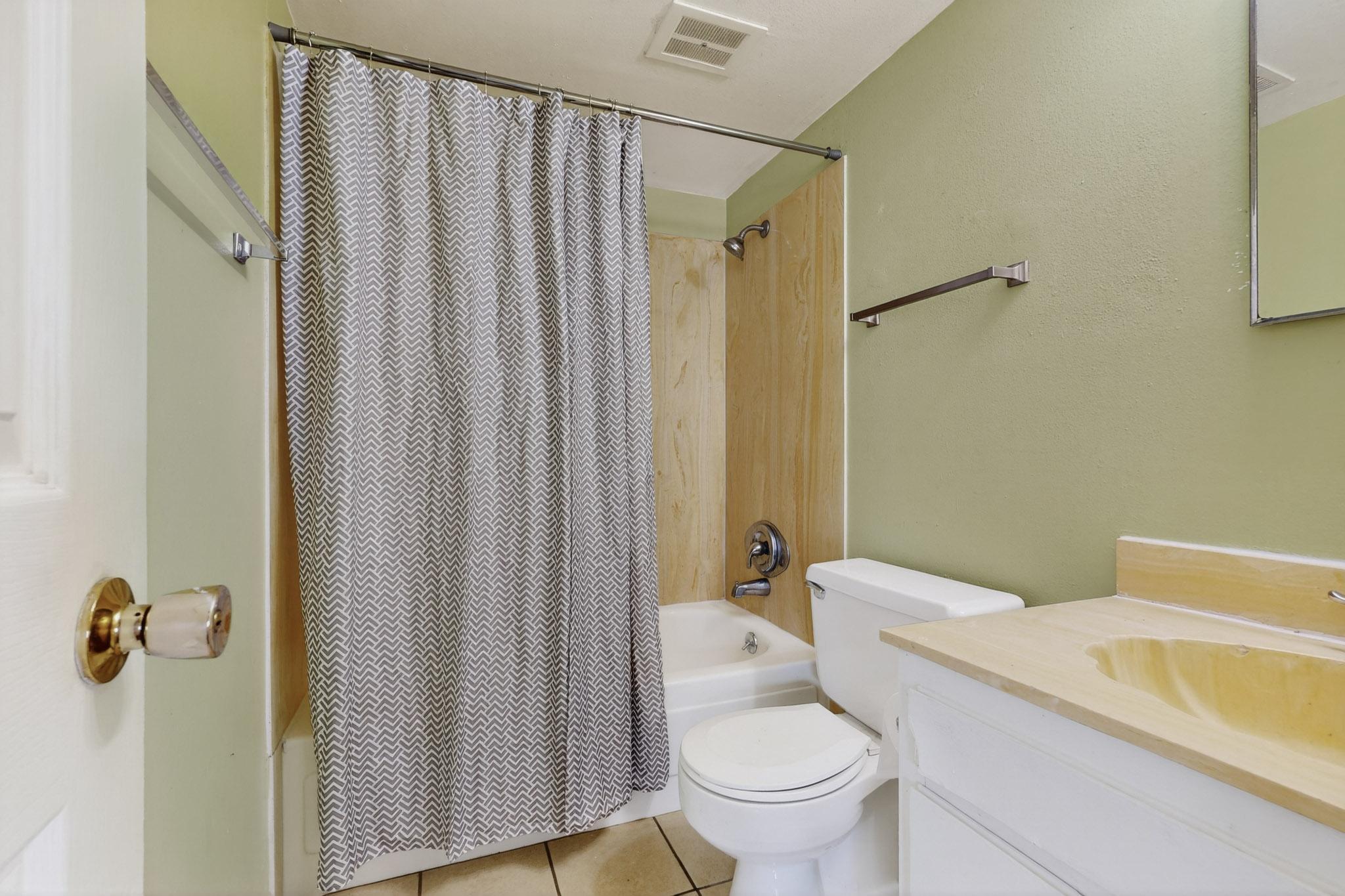 12712 Constitution Avenue NE