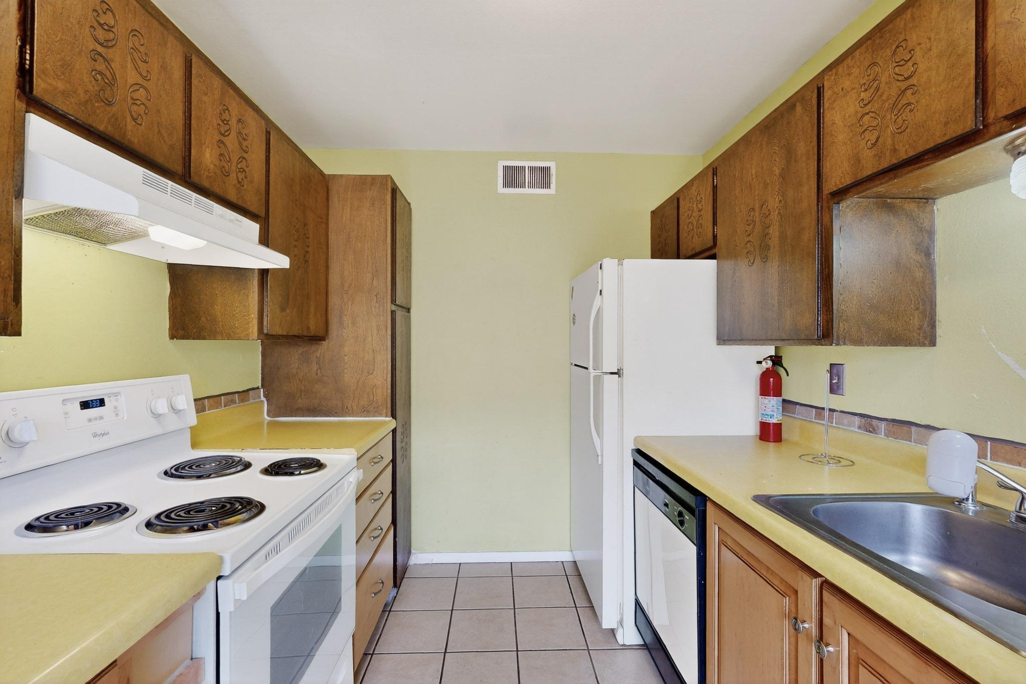 12712 Constitution Avenue NE