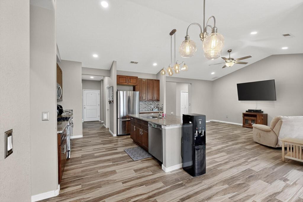 23 BRAYDEN Court
