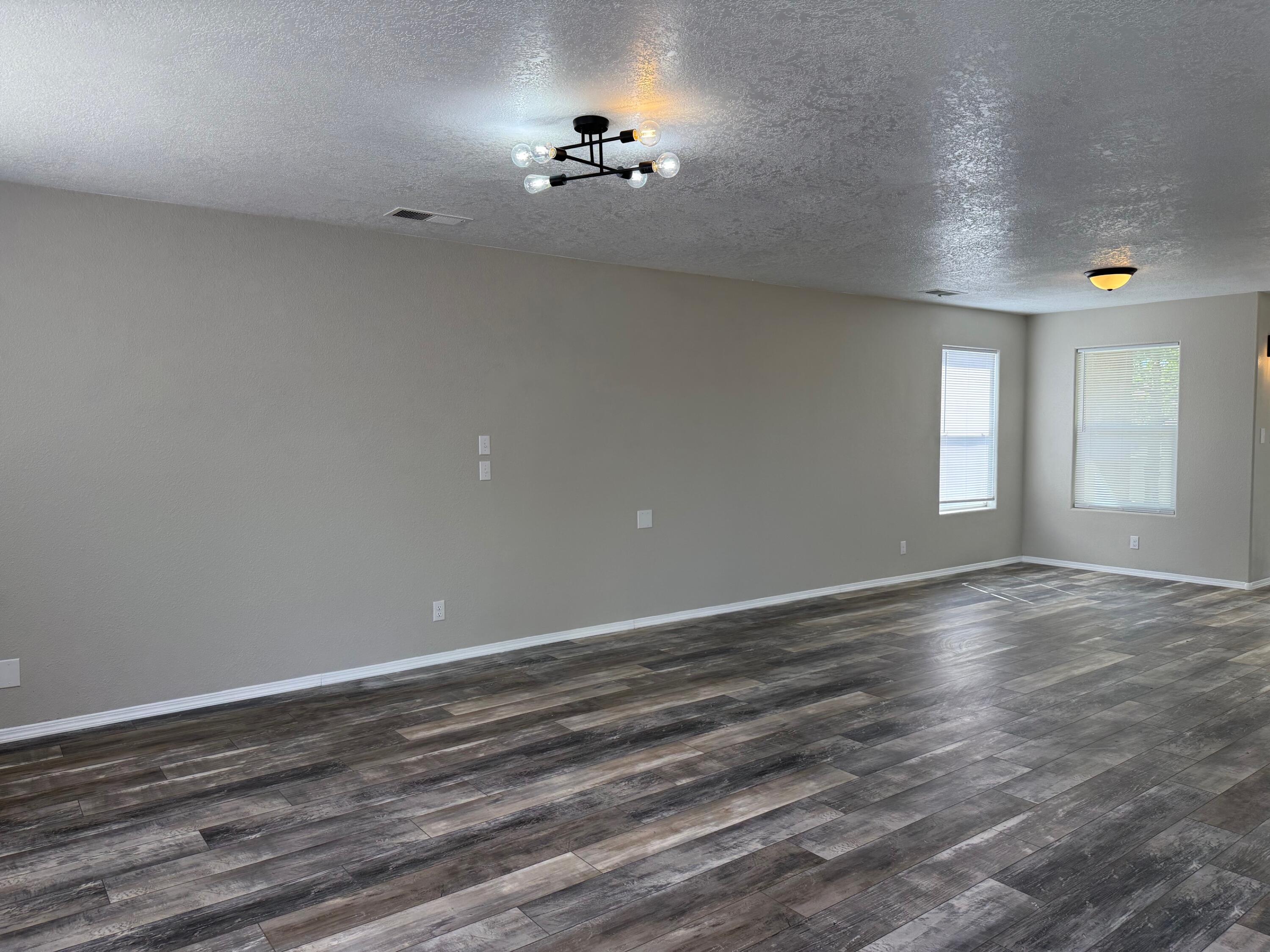 6313 TURQUOISE Trail NE