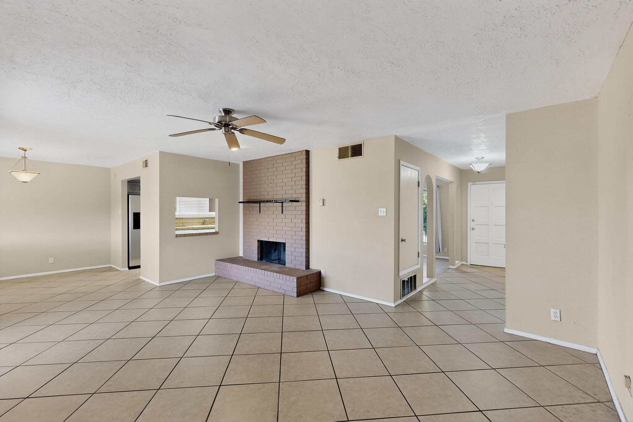 8228 RUIDOSO Road NE