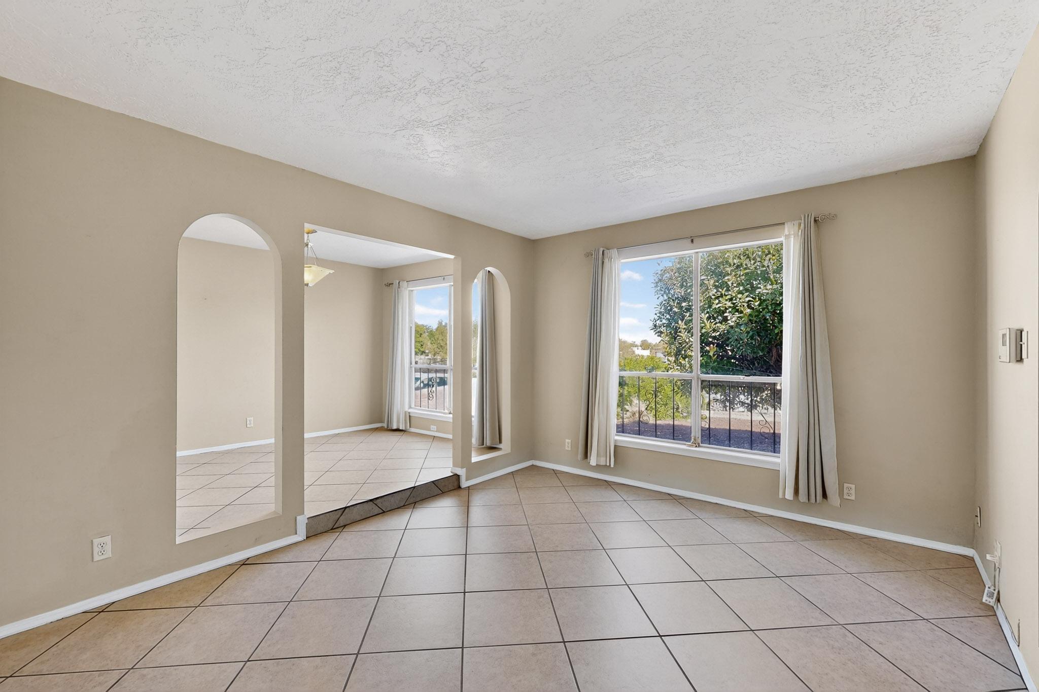 8228 RUIDOSO Road NE