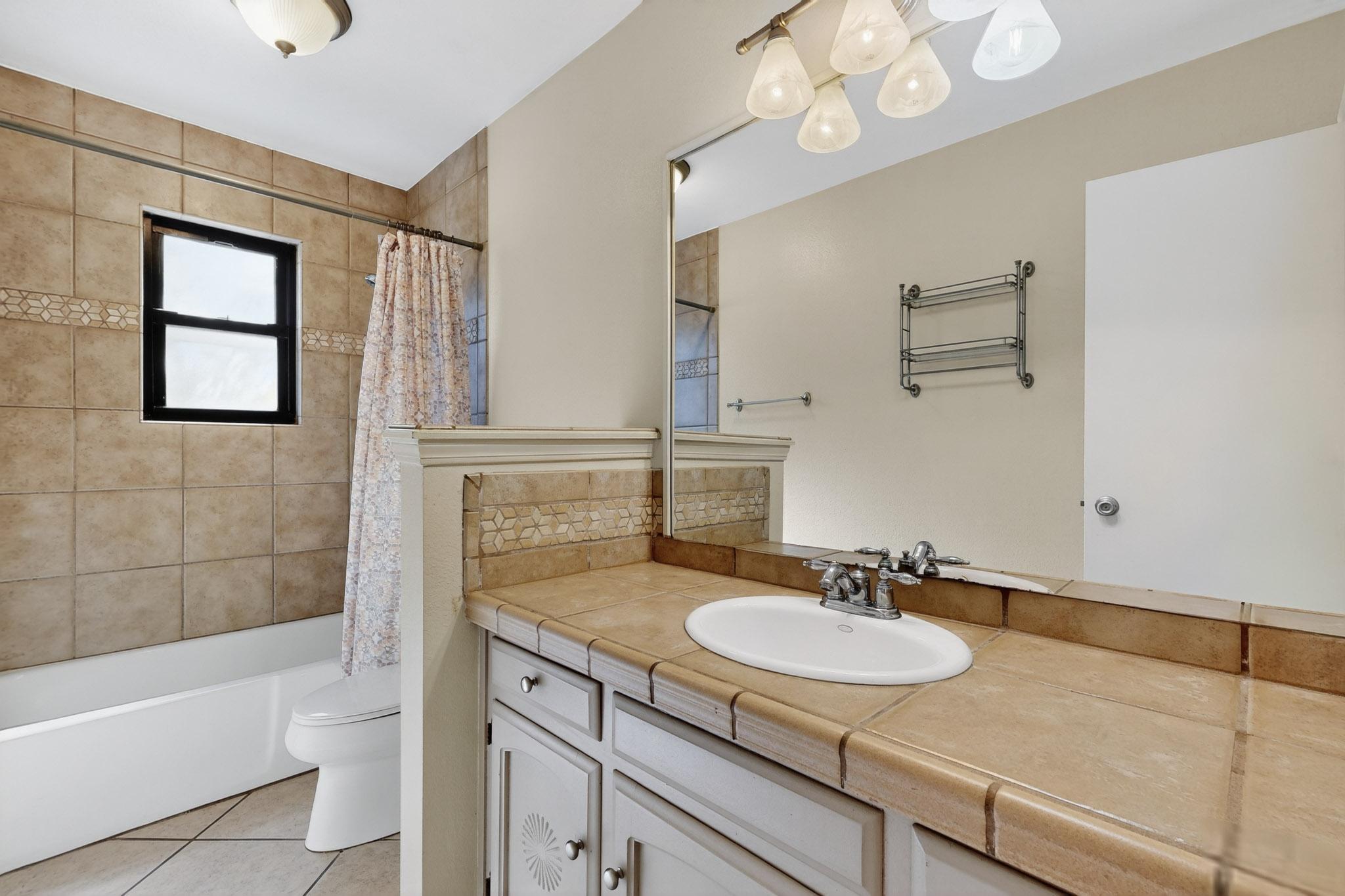 8228 RUIDOSO Road NE