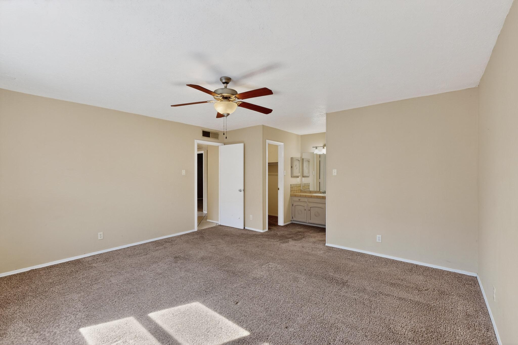 8228 RUIDOSO Road NE