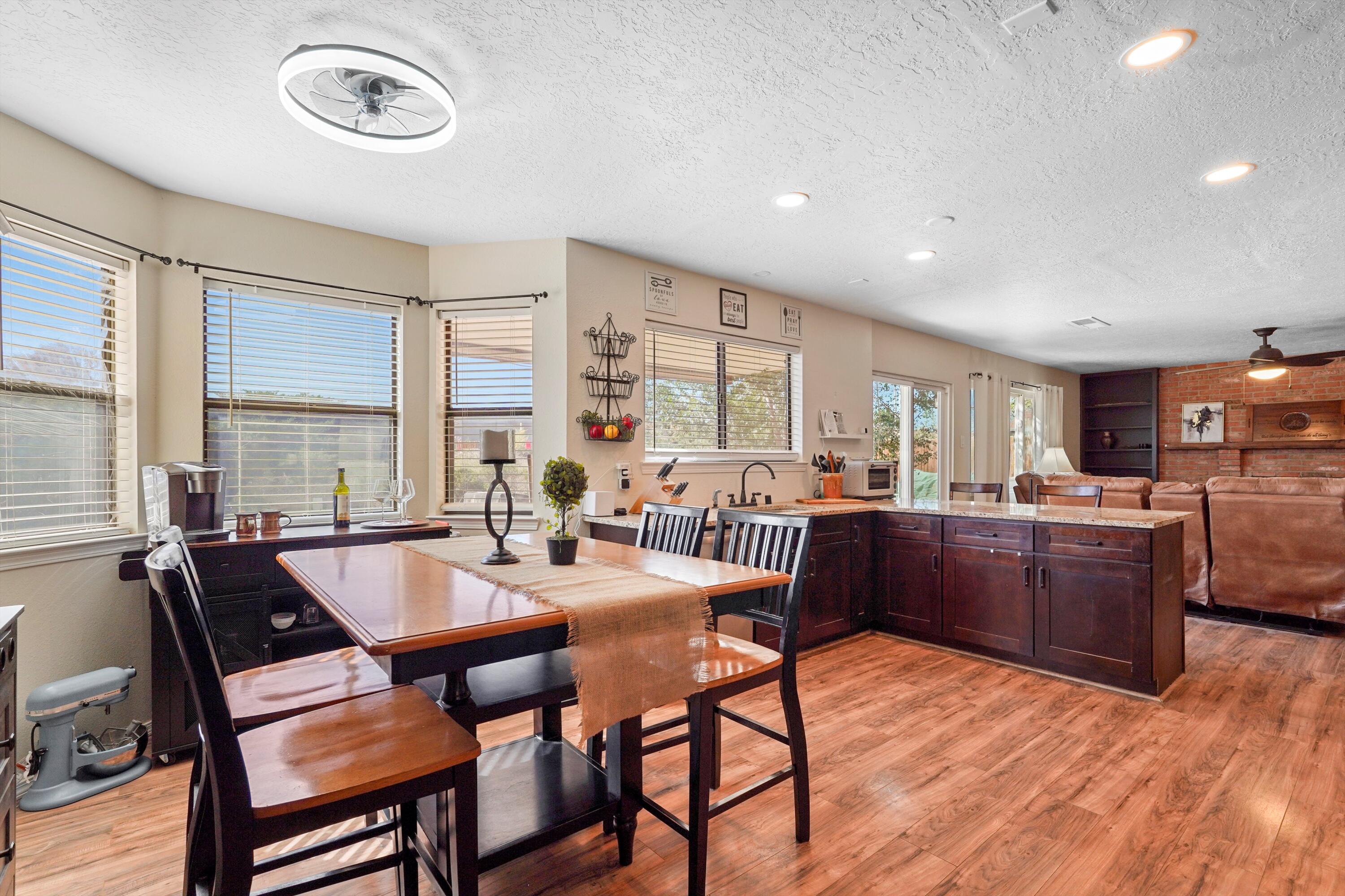 305 Summer Winds Drive SE