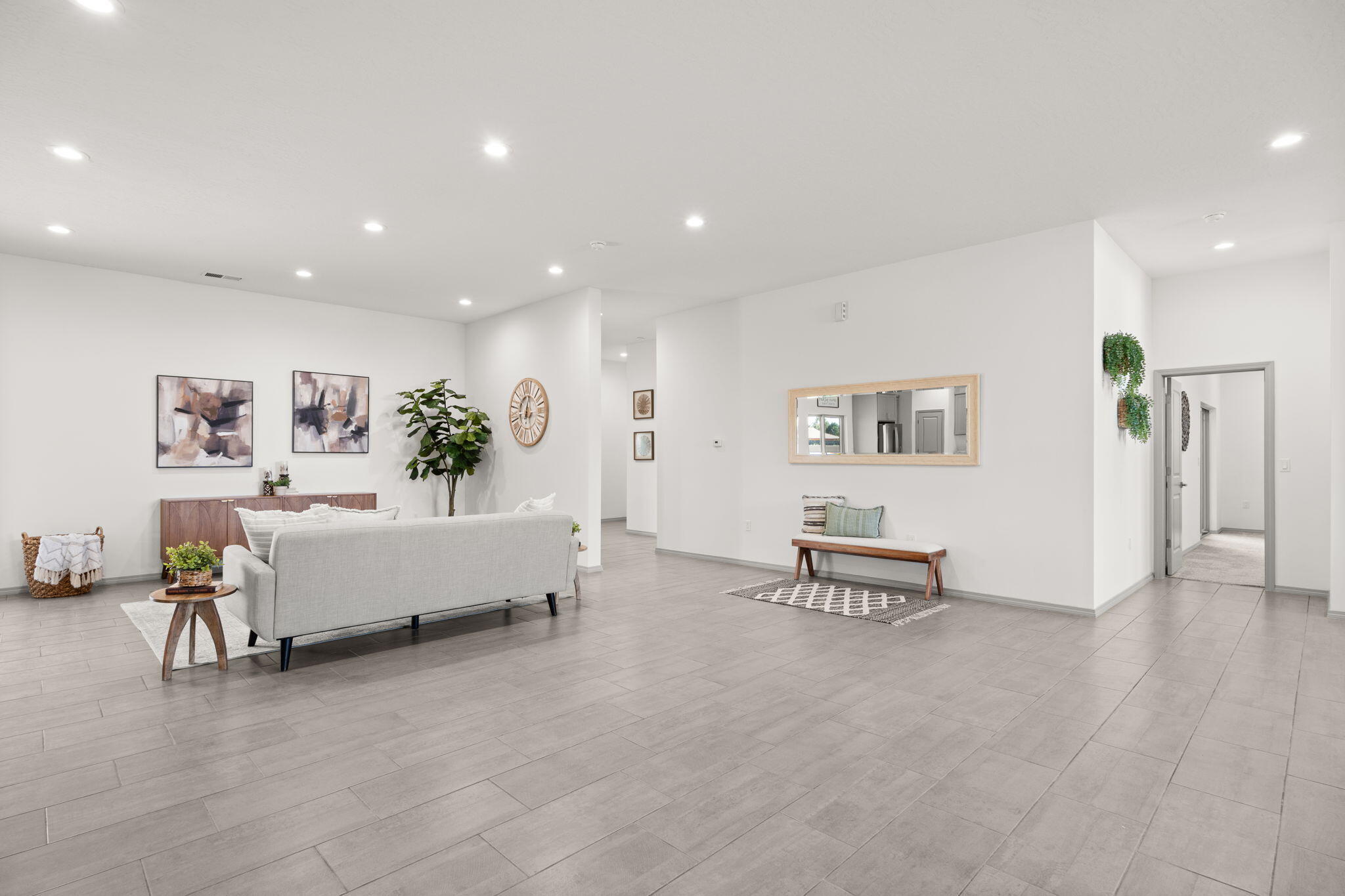 2006 SUTTLE Court NE