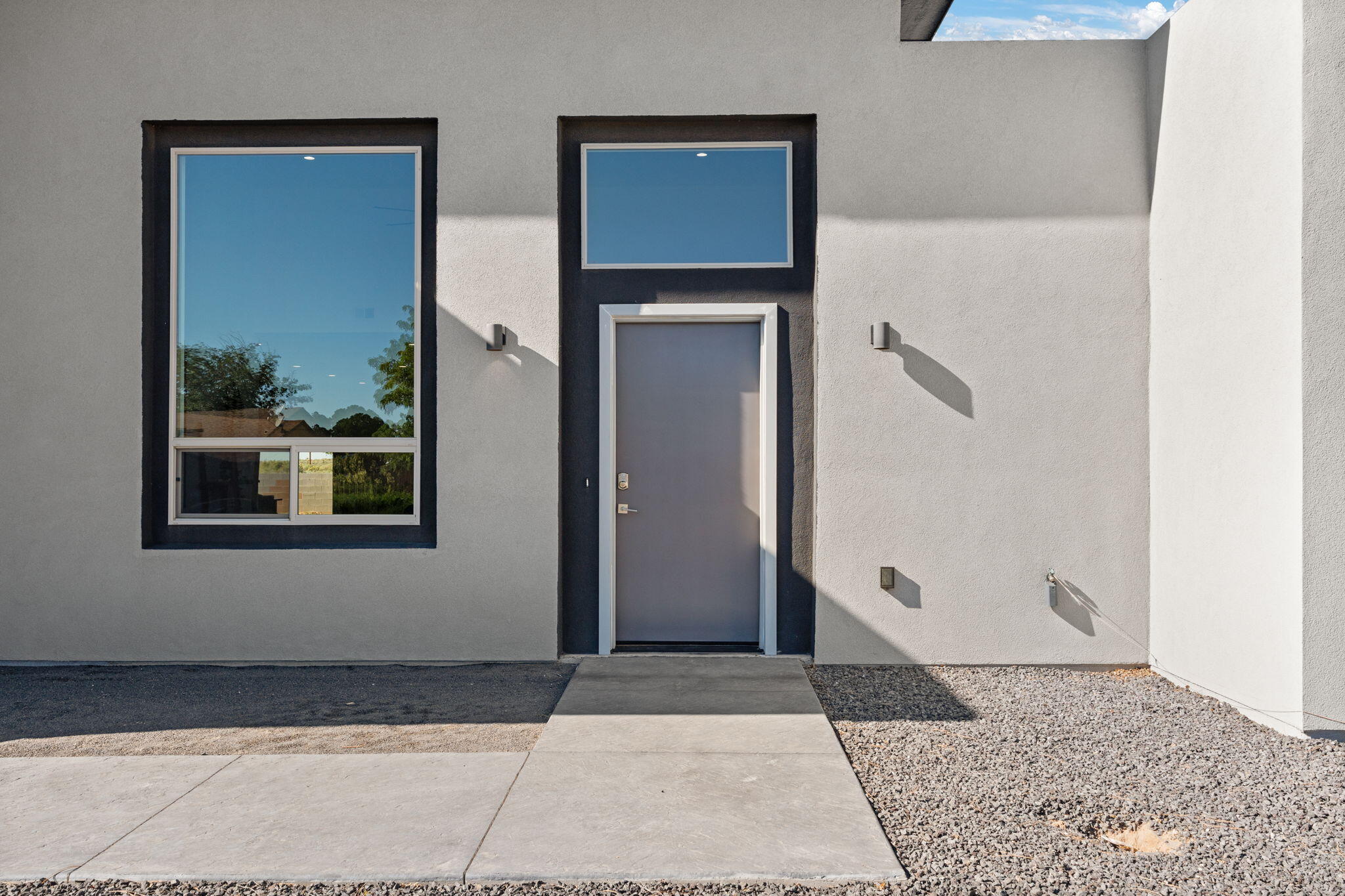 2006 SUTTLE Court NE