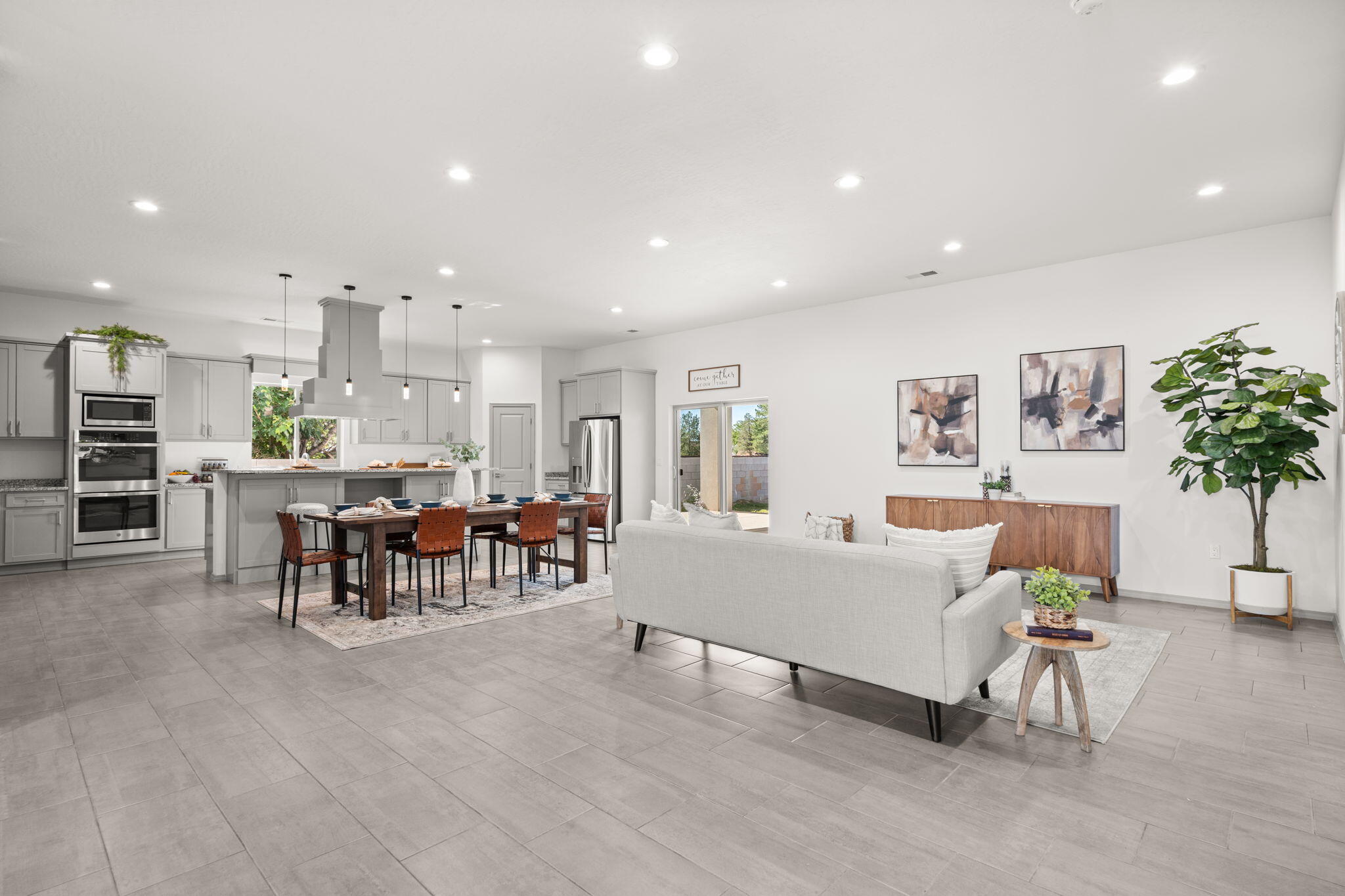 2006 SUTTLE Court NE