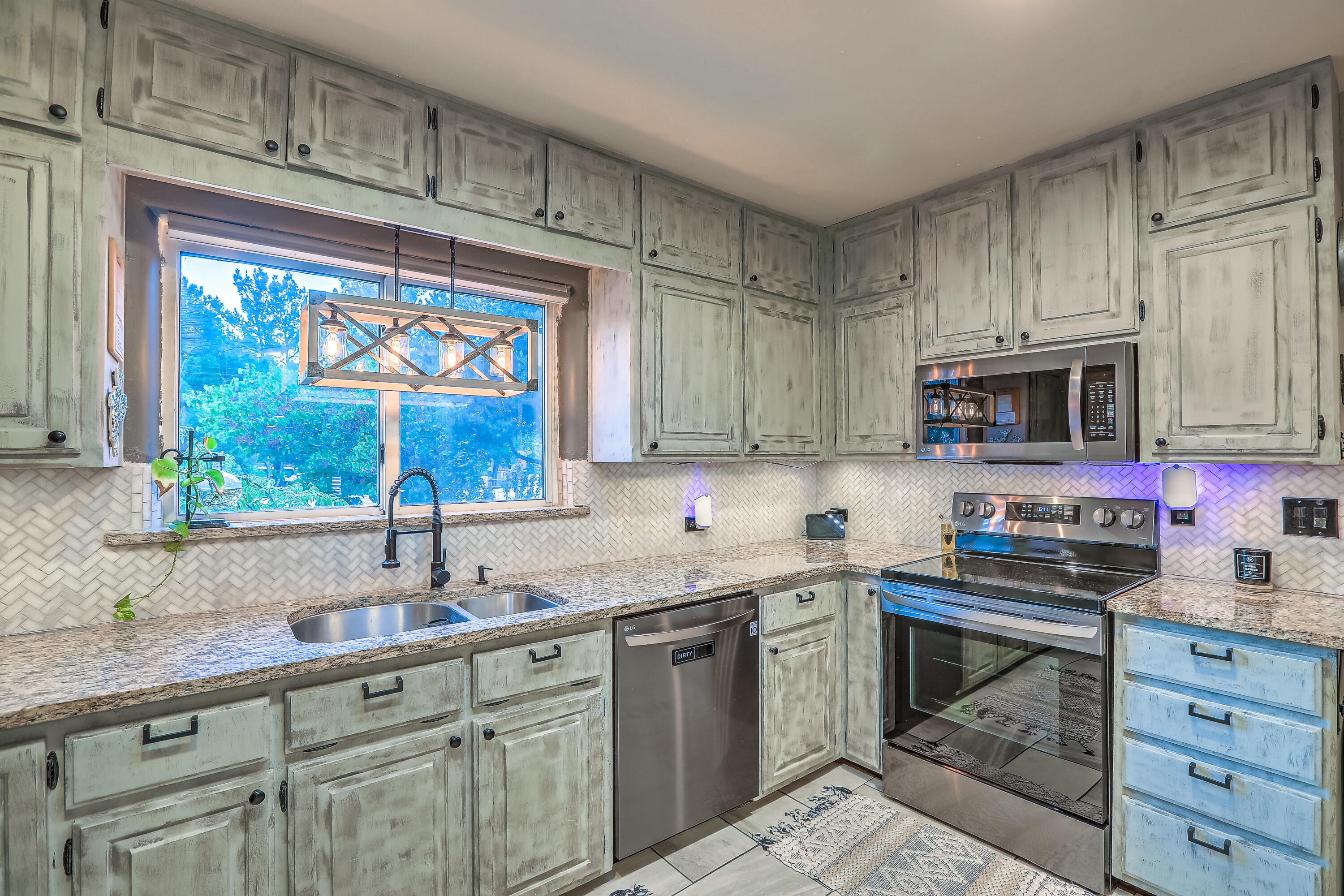 6616 TIERRA Drive NW