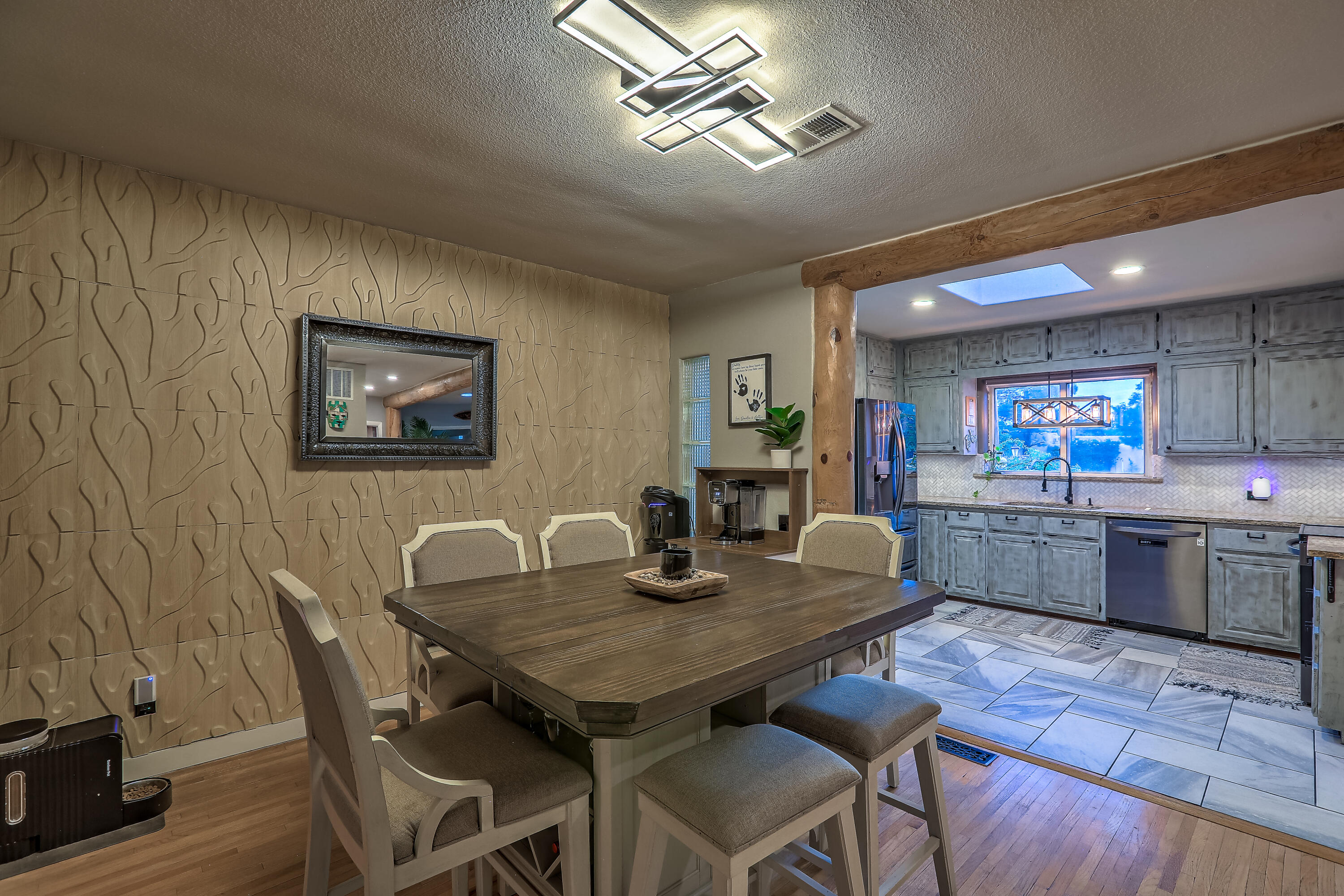 6616 TIERRA Drive NW