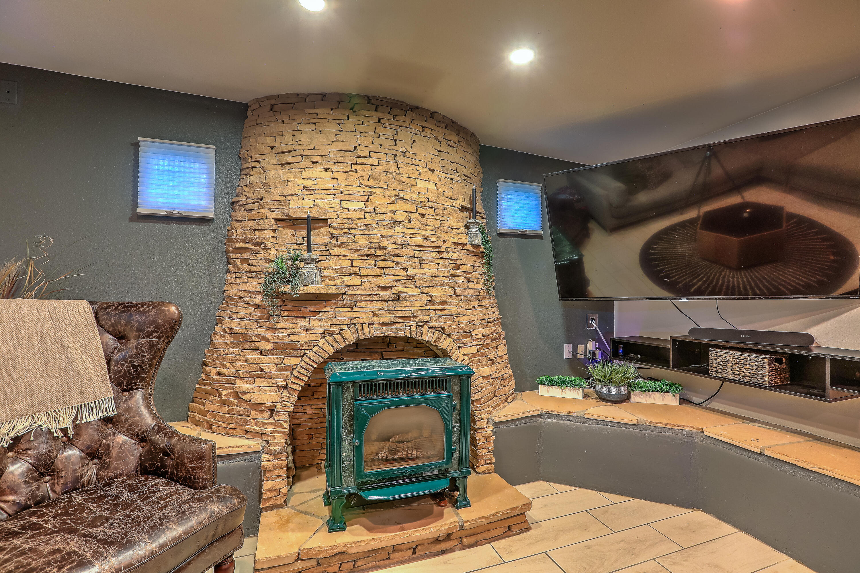 6616 TIERRA Drive NW