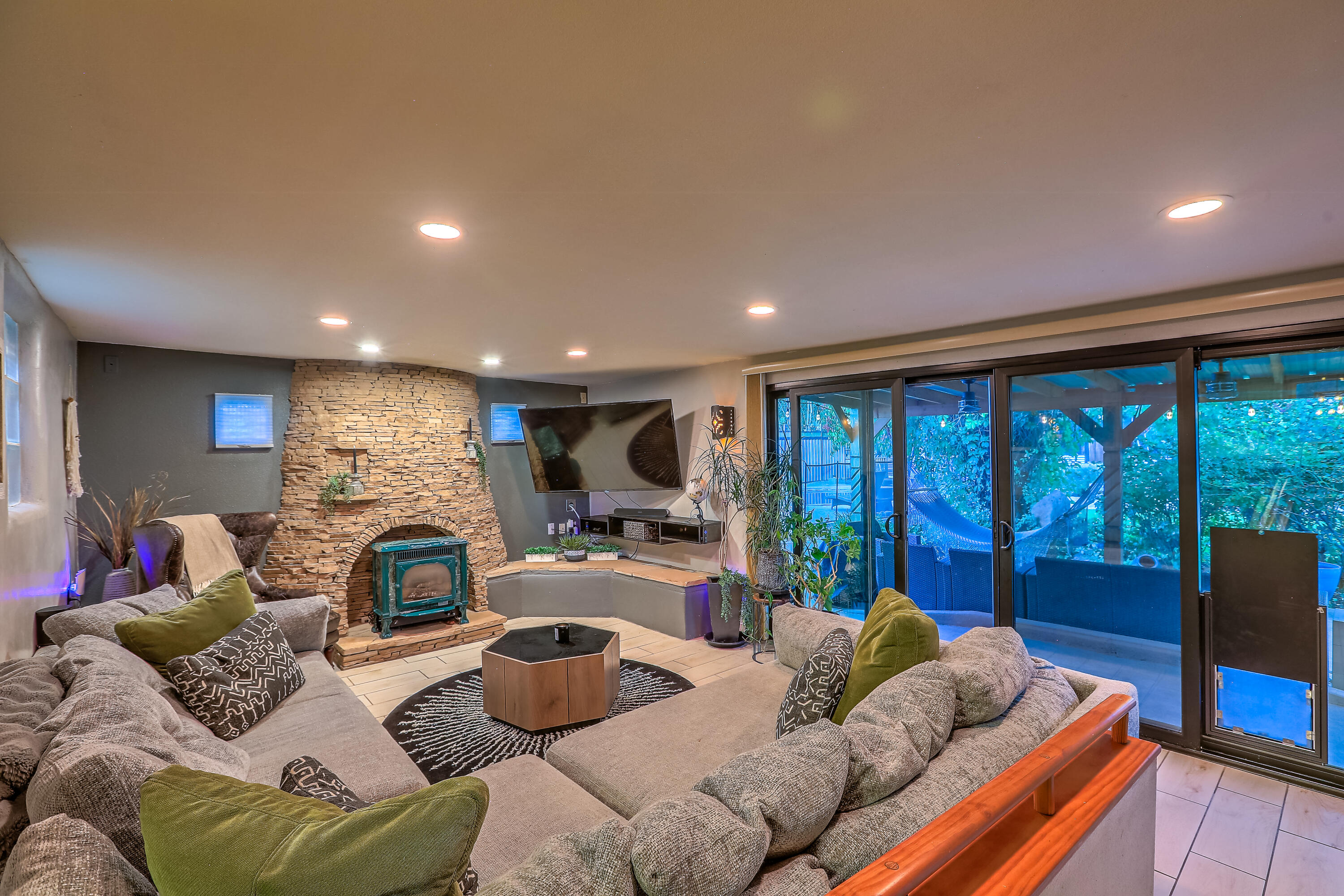 6616 TIERRA Drive NW