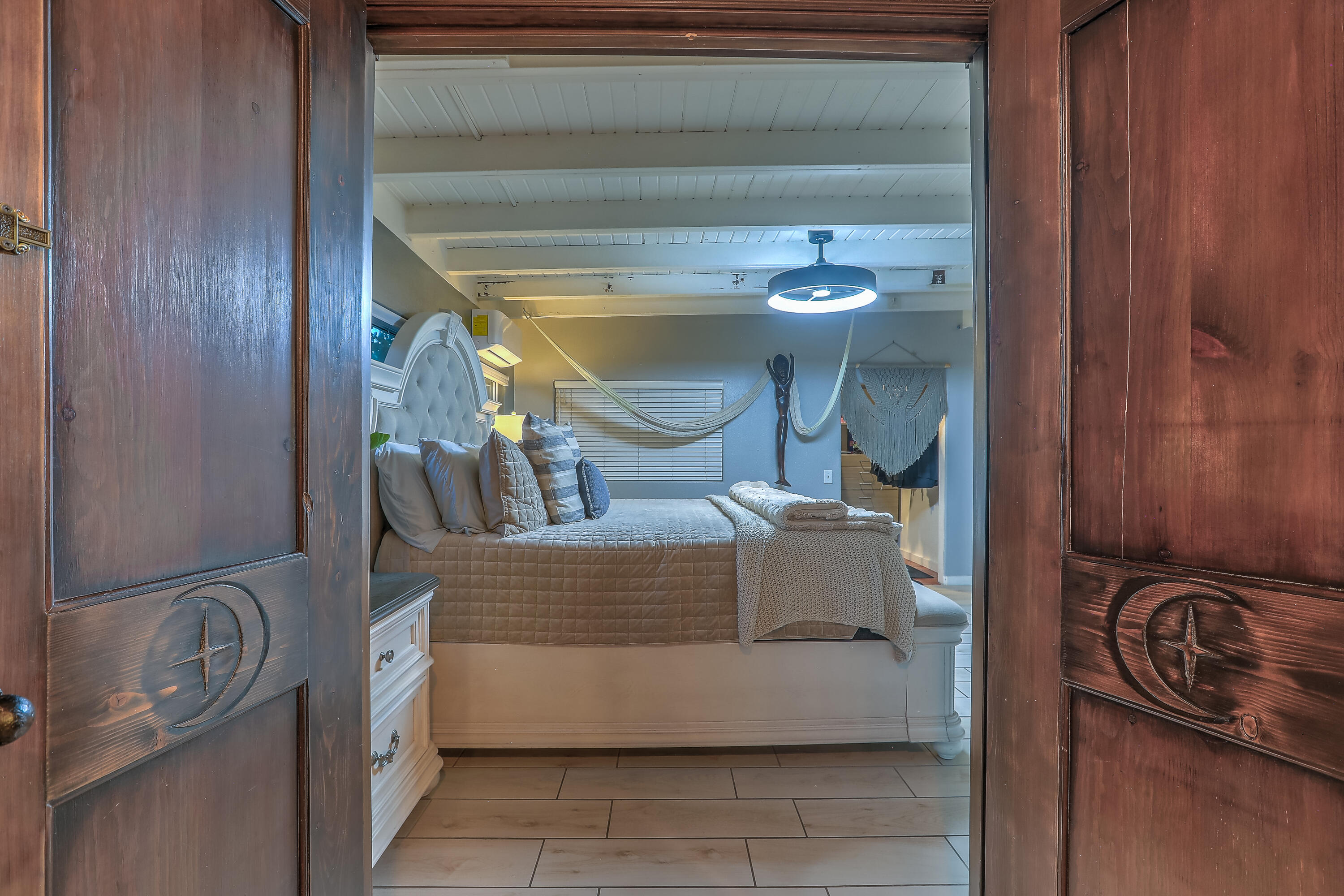 6616 TIERRA Drive NW