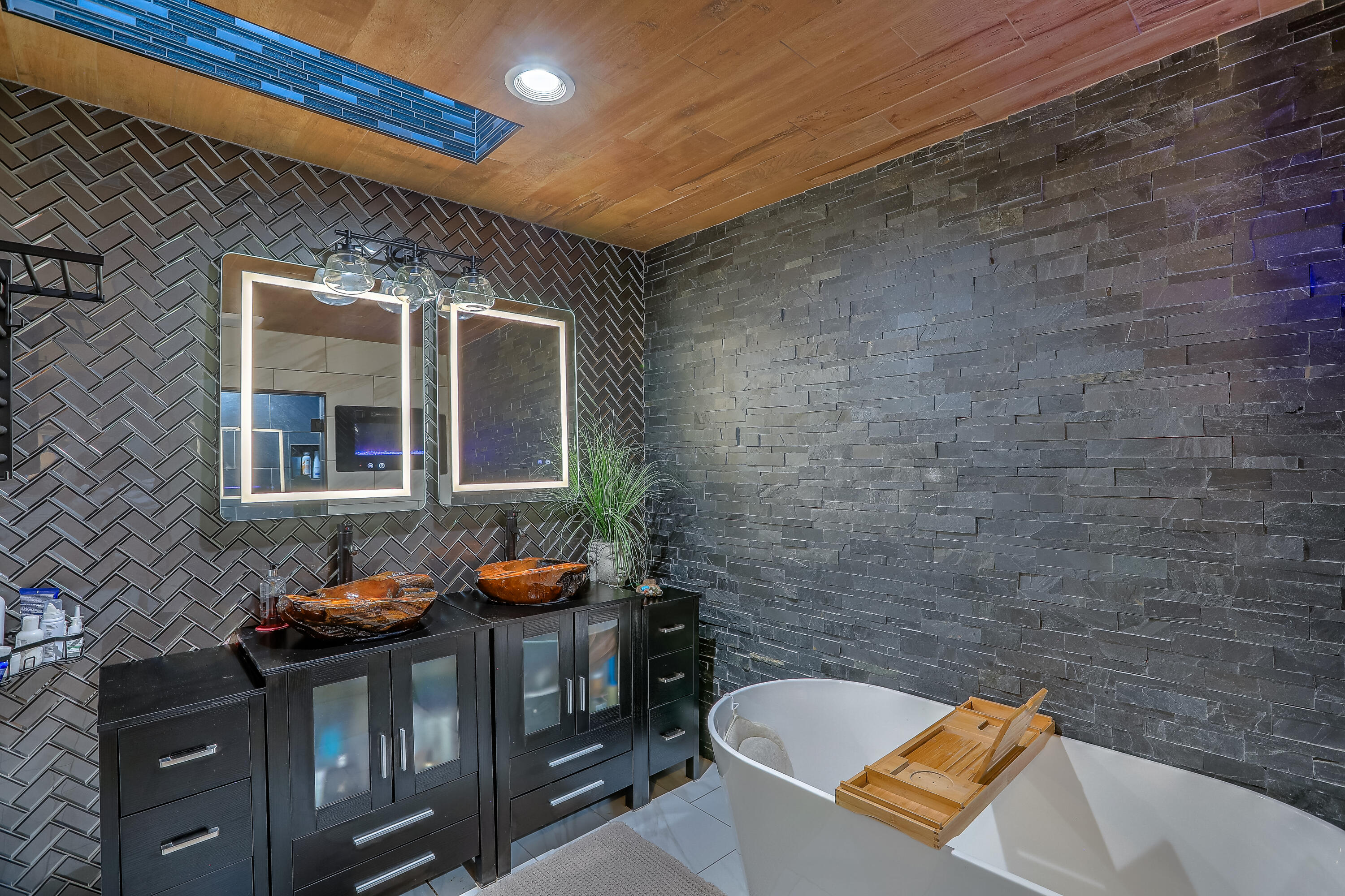 6616 TIERRA Drive NW