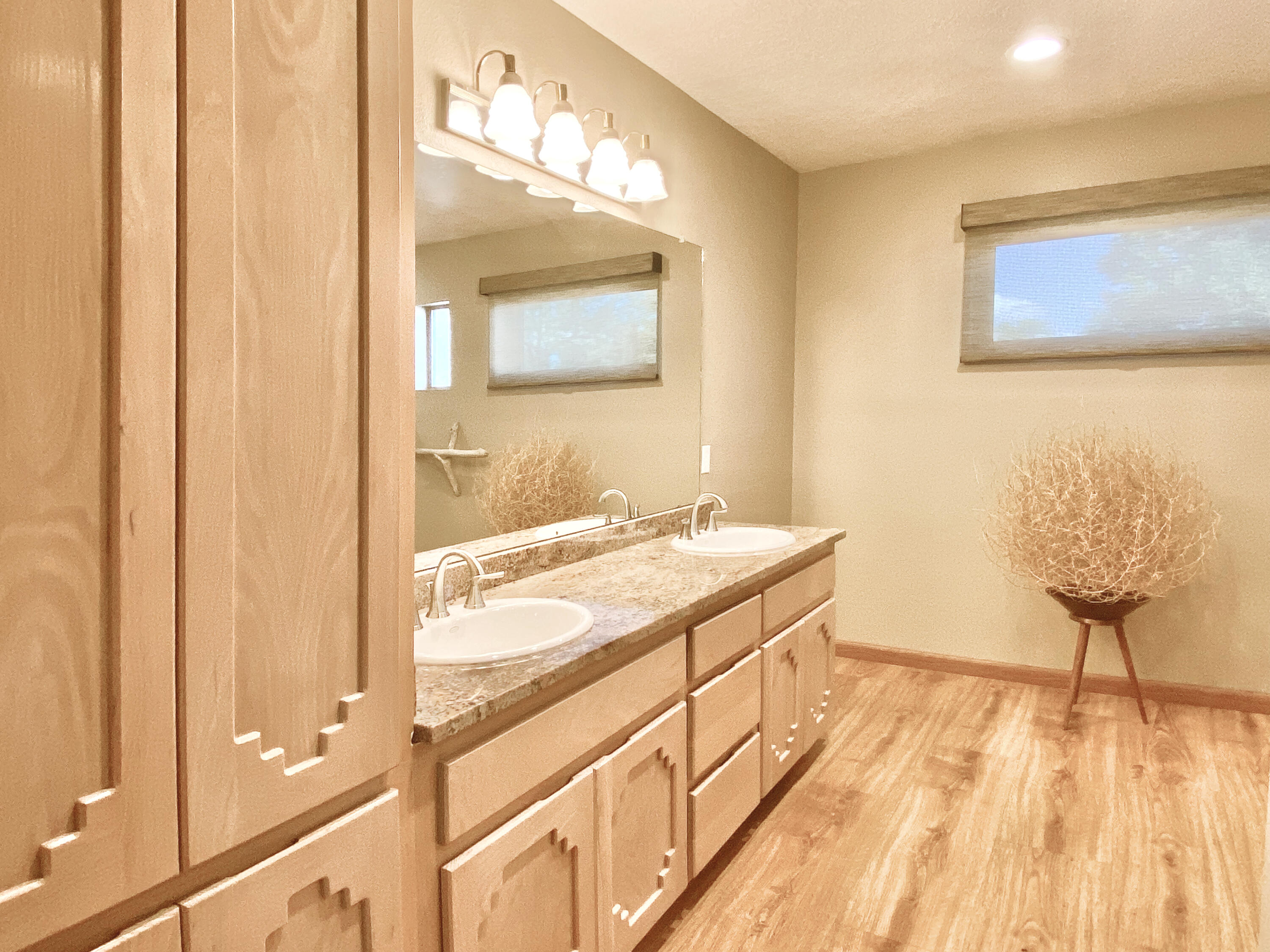 6611 LAS CASITAS Court NW